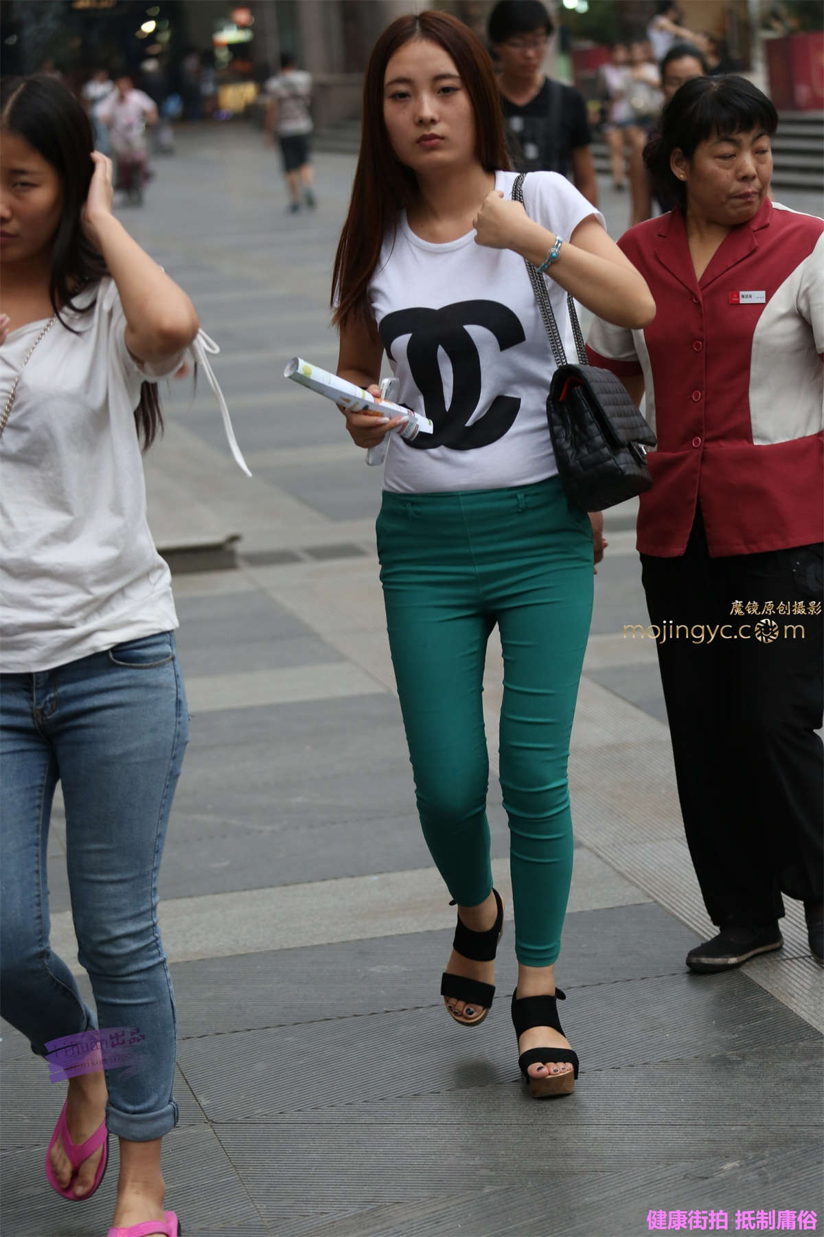 李欢原创-绿裤，丰腴（22P）-日更街拍