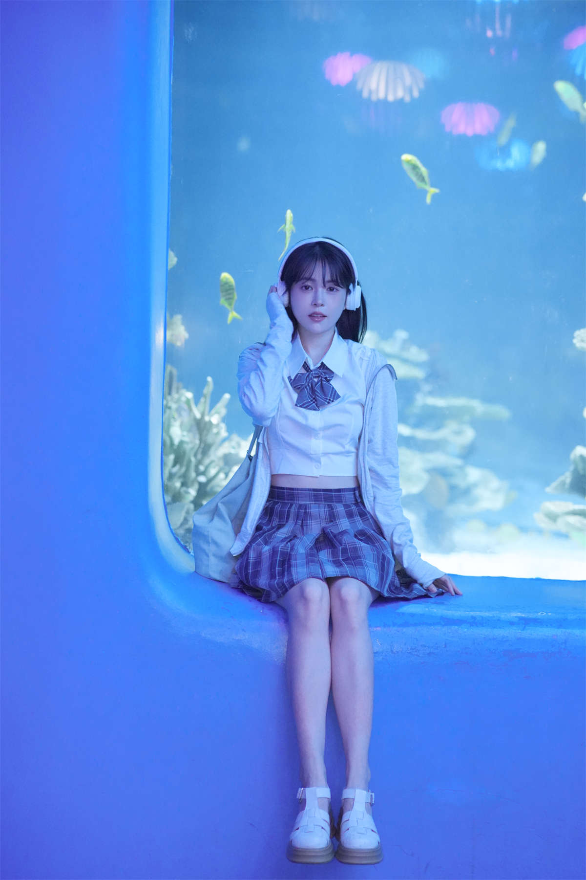 YITUYU艺图语 2023.08.18 贩卖蓝色孤独 裸心心-日更街拍