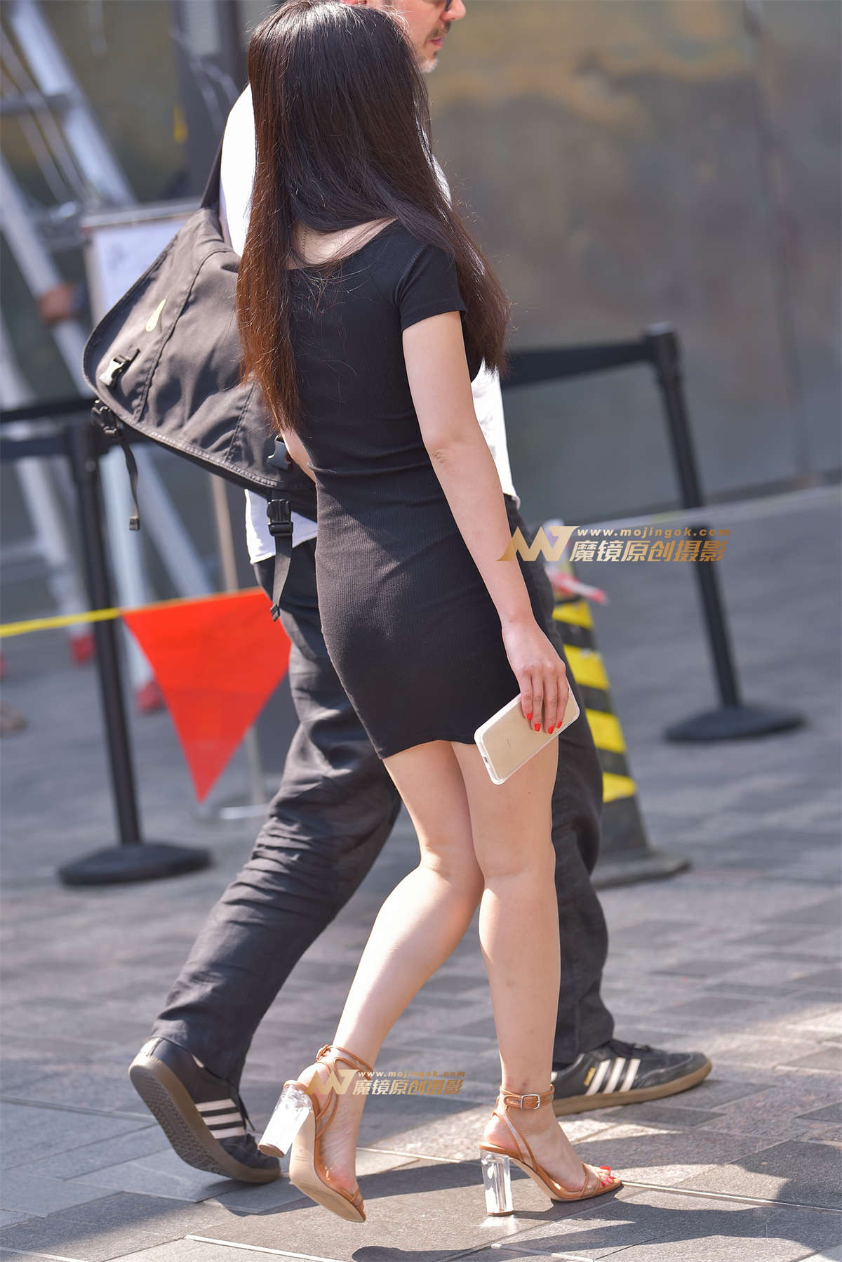 图片[2]-【赛德克赛帖】美腿黑色包臀裙-日更街拍