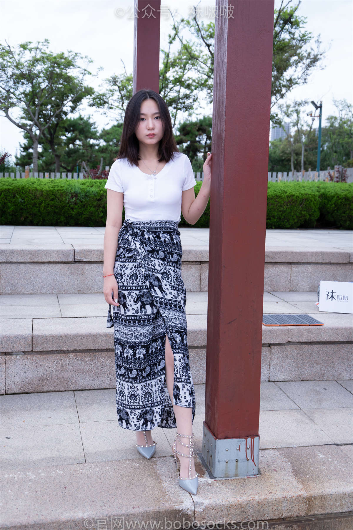 图片[2]-袜啵啵 No.014 思思-华伦天奴高跟鞋、肉丝（脚尖加固款）花絮版-日更街拍