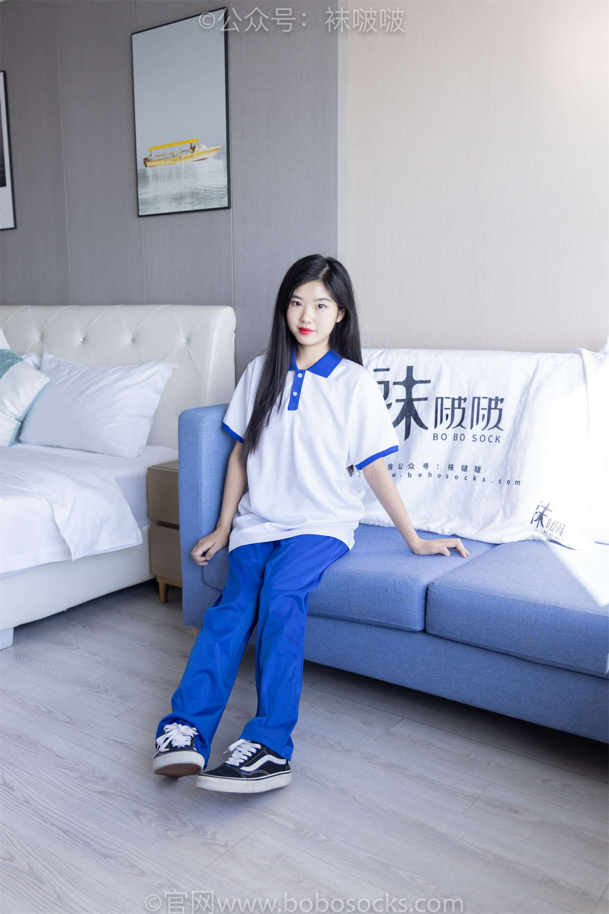 袜啵啵 No.039 小奶熊-校服、vans帆布鞋、短白棉袜、裸足花…-日更街拍
