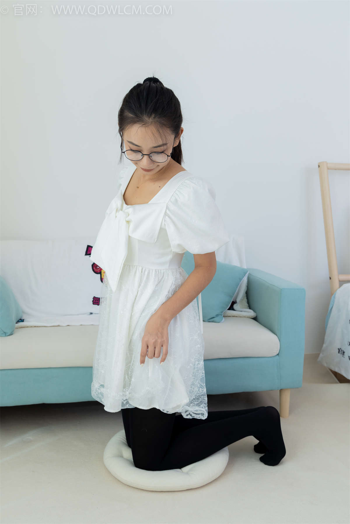 物恋传媒 NO.1777 岚岚-黑白键的跳跃-日更街拍