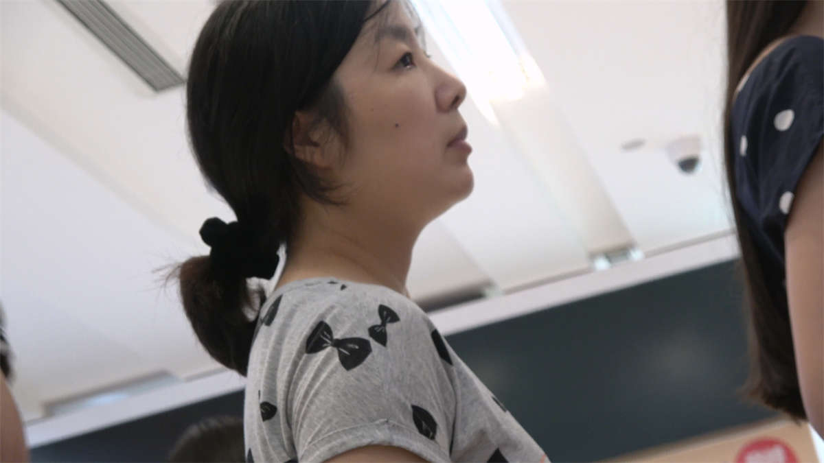 图片[2]-少妇性感凉鞋透明短肉丝-日更街拍