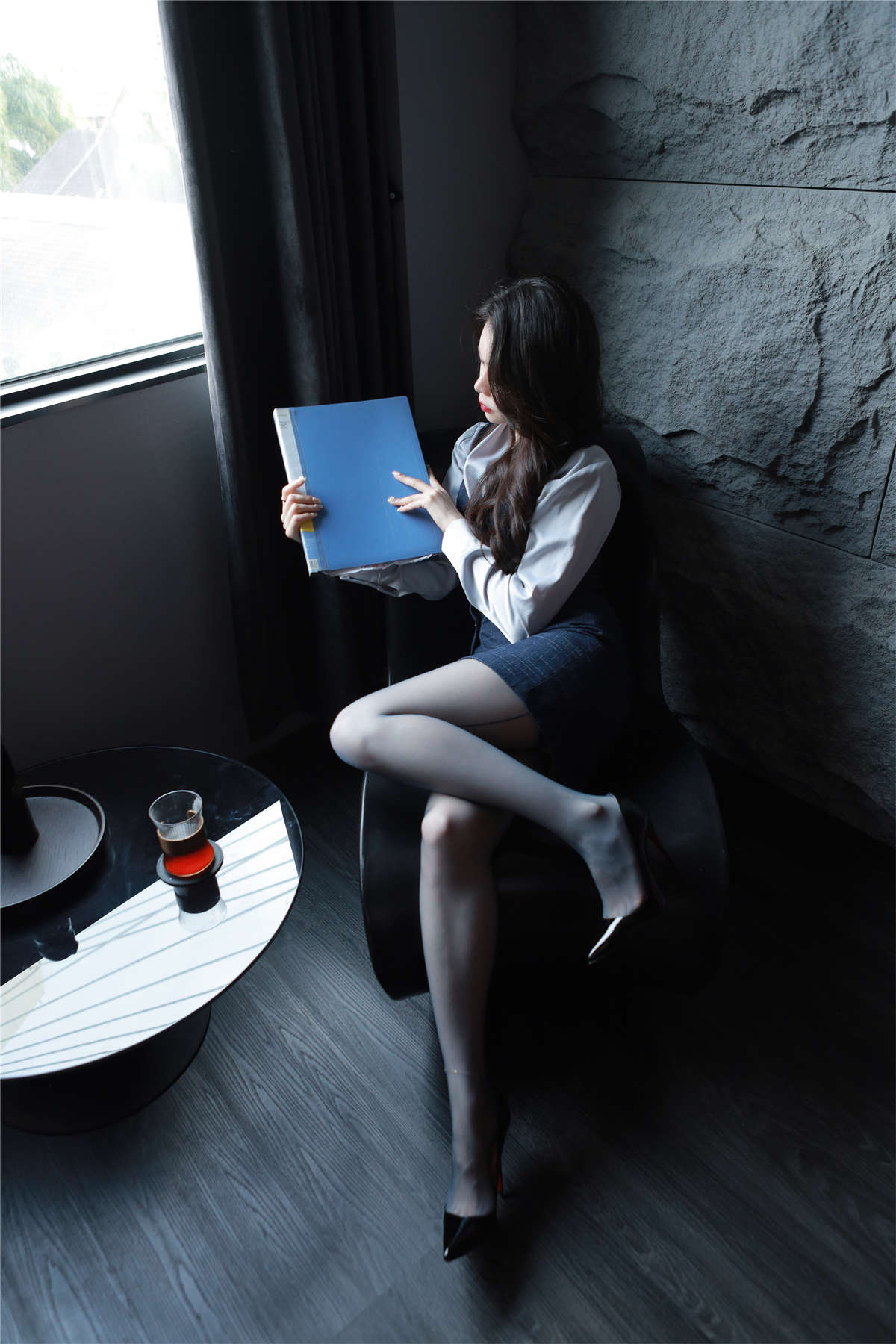 图片[2]-Sia不吃鱼 蕾丝边黑丝-日更街拍