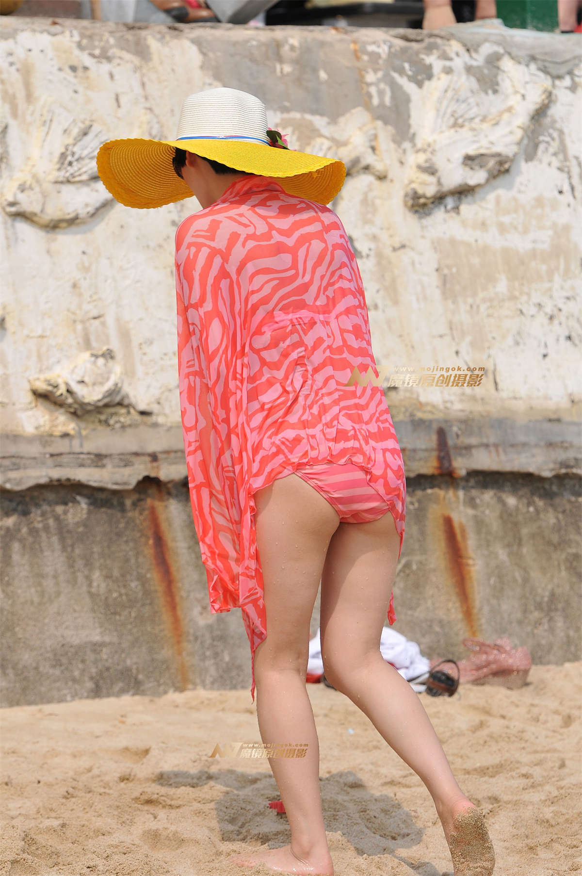 图片[2]-搔首弄姿 比基尼少妇-日更街拍