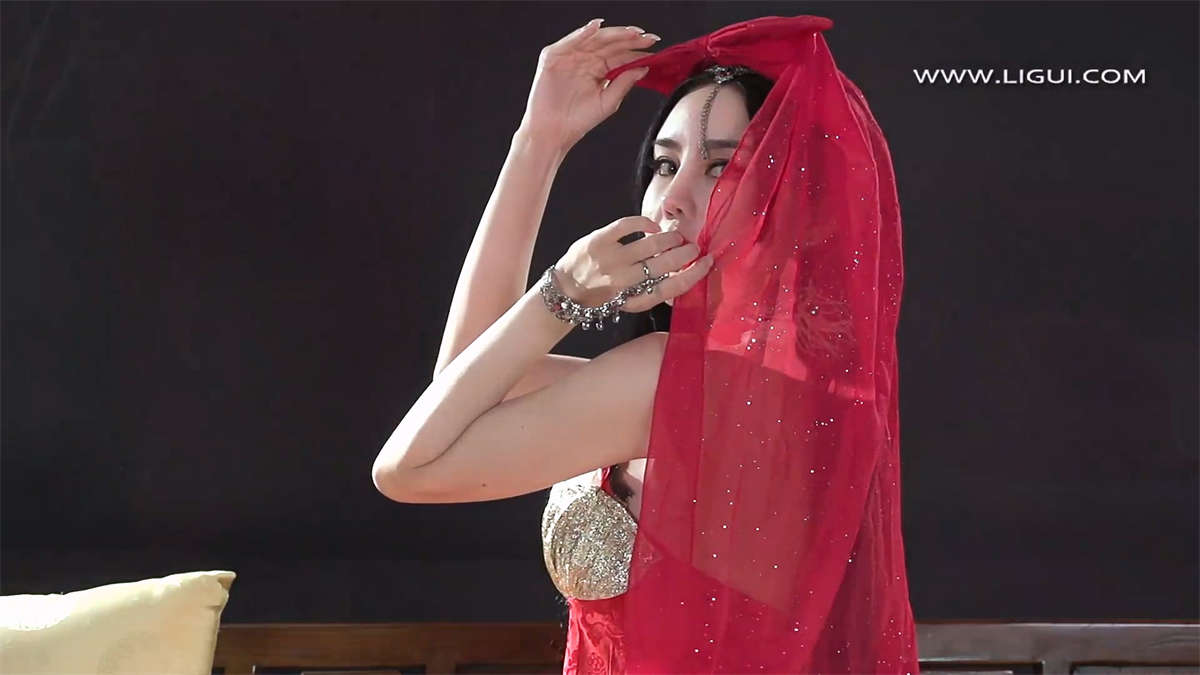 Ligui丽柜视频 2022.05.31 迷丝穿越 凉儿-日更街拍