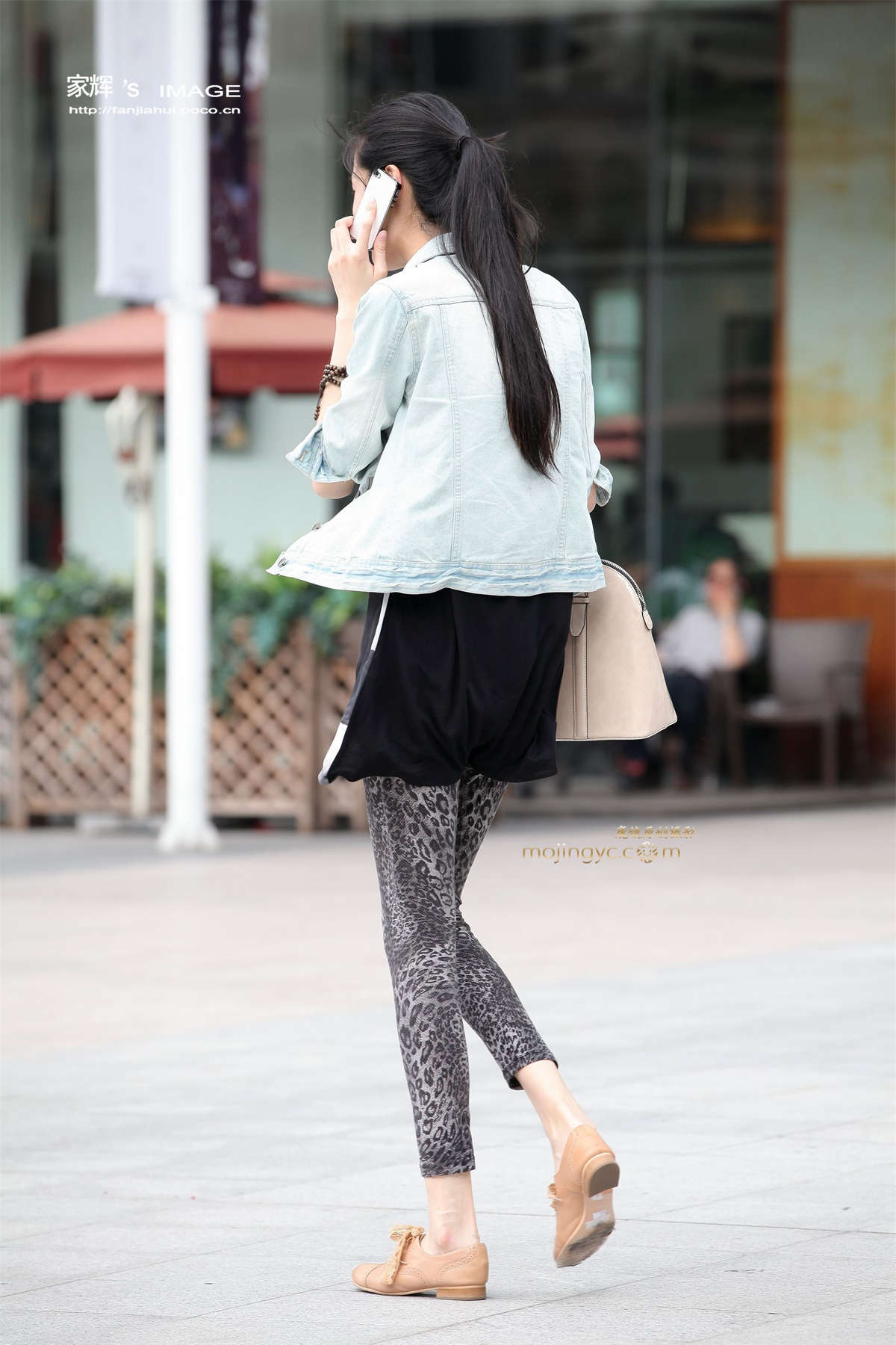 图片[2]-兽纹紧身裤长腿mm-日更街拍