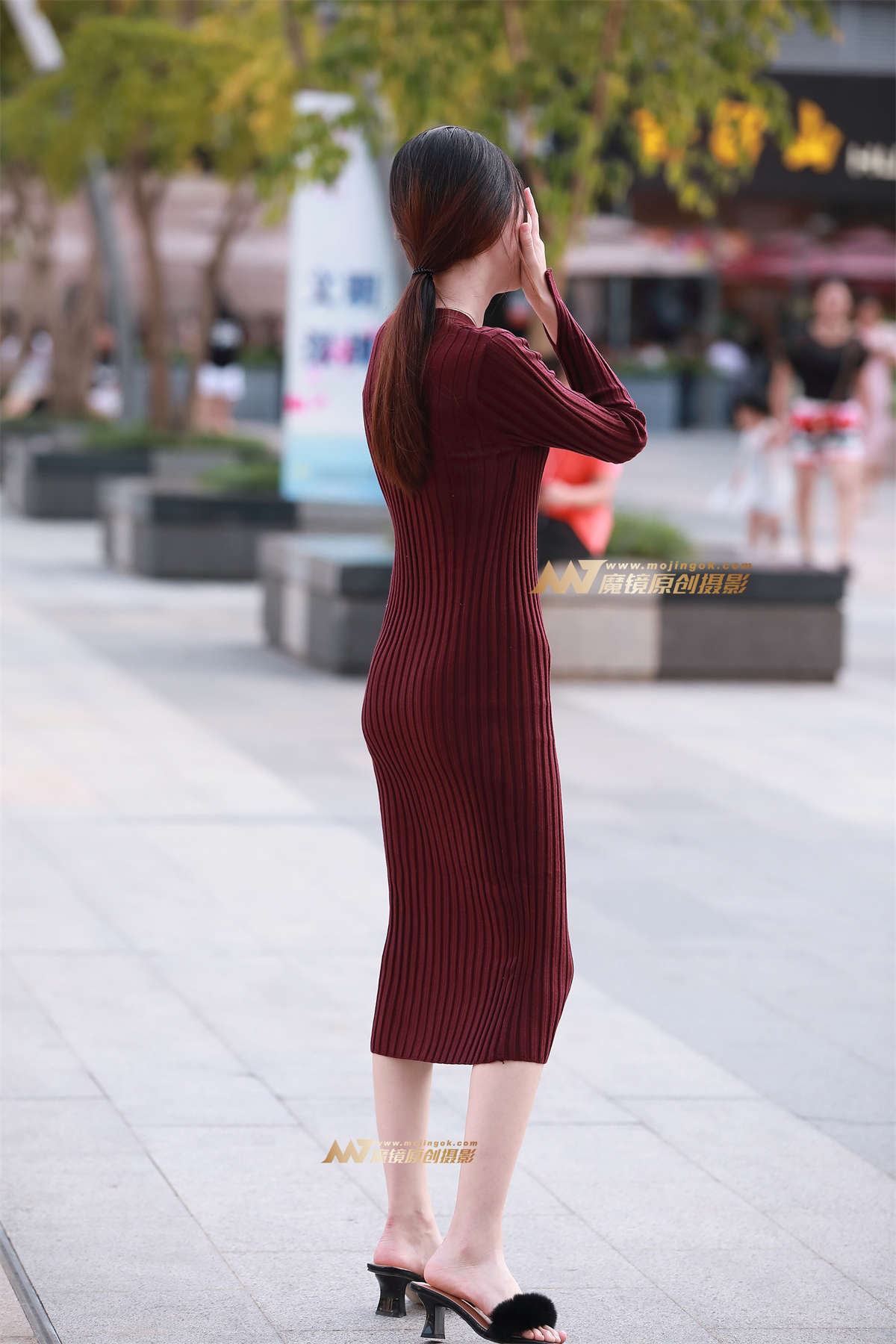 图片[2]-紧身裙，凉拖-日更街拍