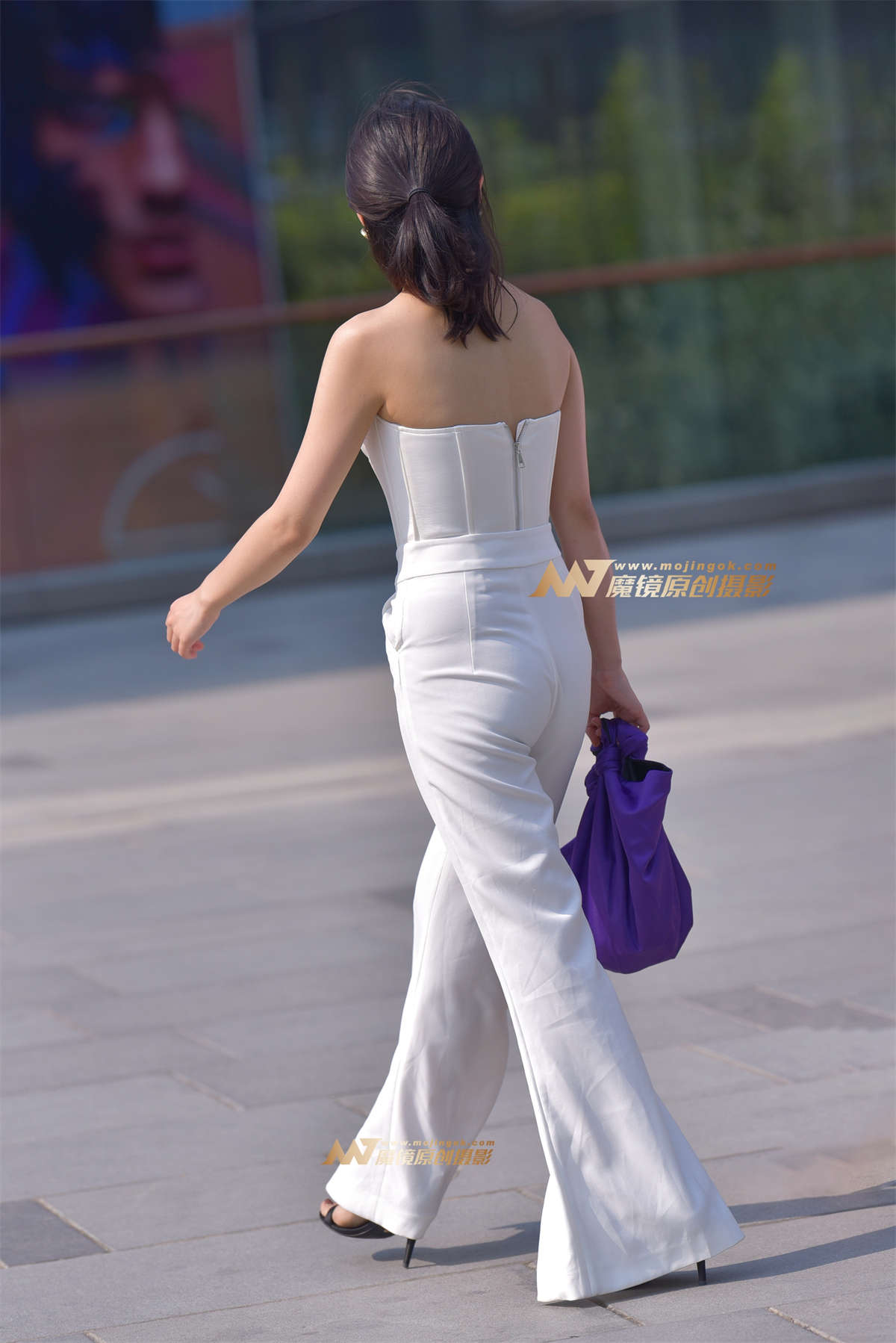 图片[2]-【赛德克赛帖】时尚抹胸白裤气质女-日更街拍