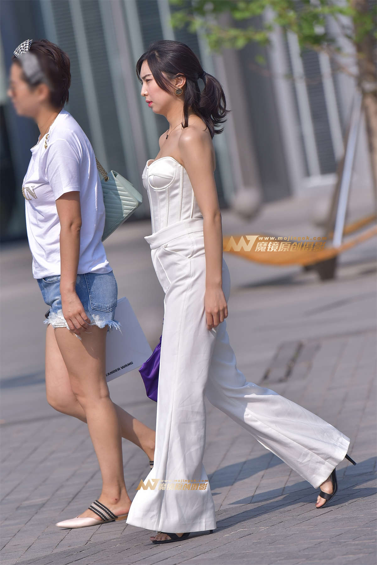 【赛德克赛帖】时尚抹胸白裤气质女-日更街拍