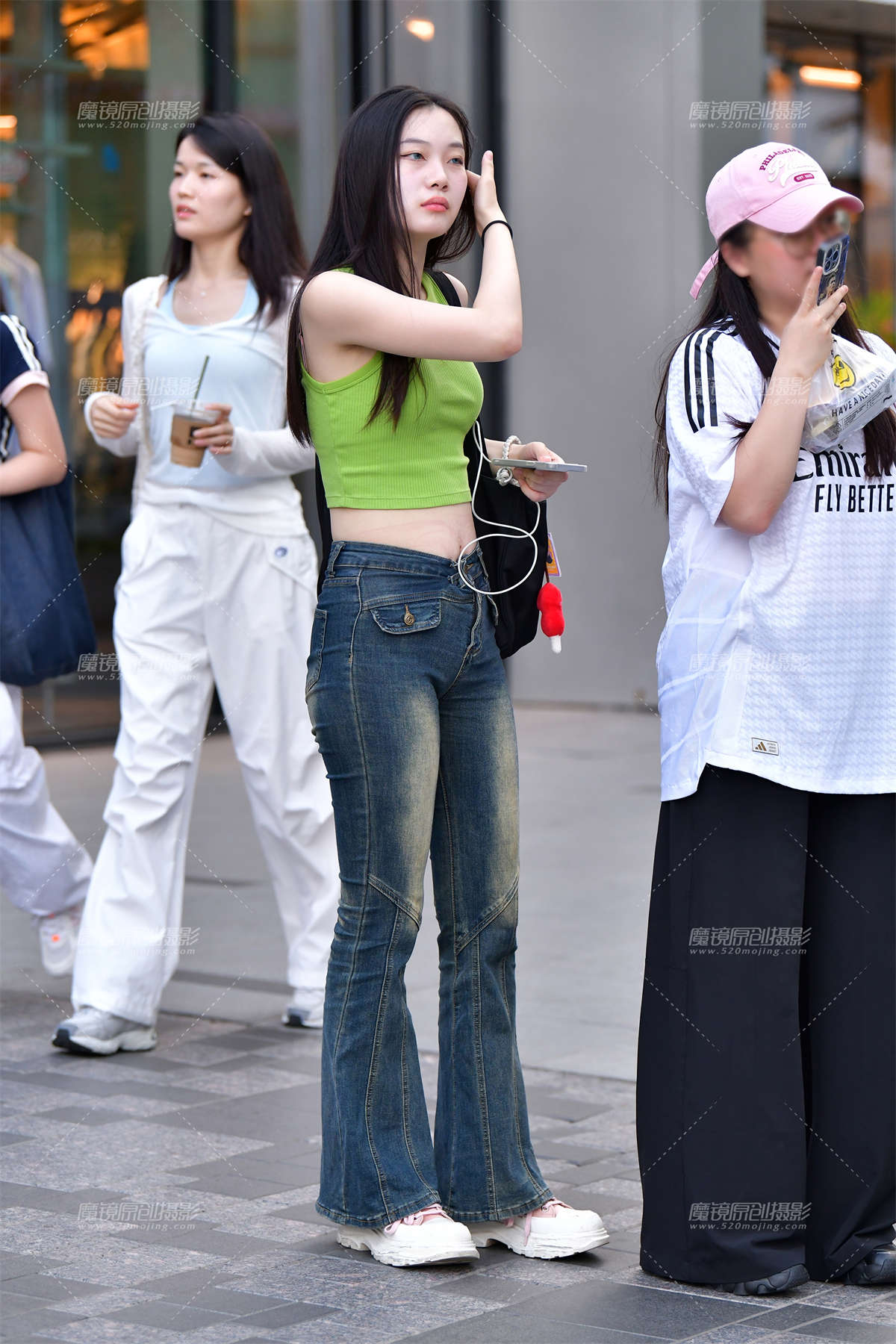 图片[2]-★美瞳牛仔裤美女-日更街拍