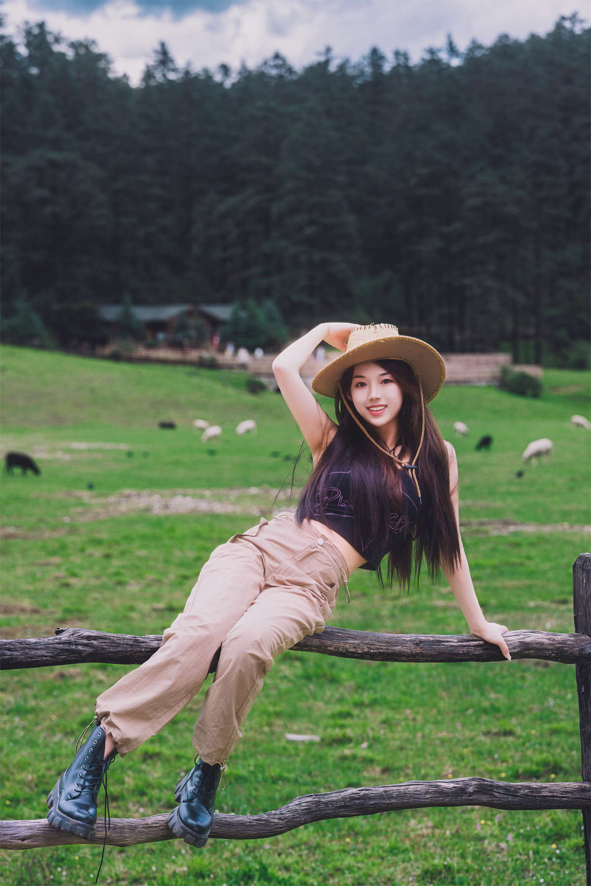 YITUYU艺图语 2023.08.18 雪山牧场 裴同学插图1