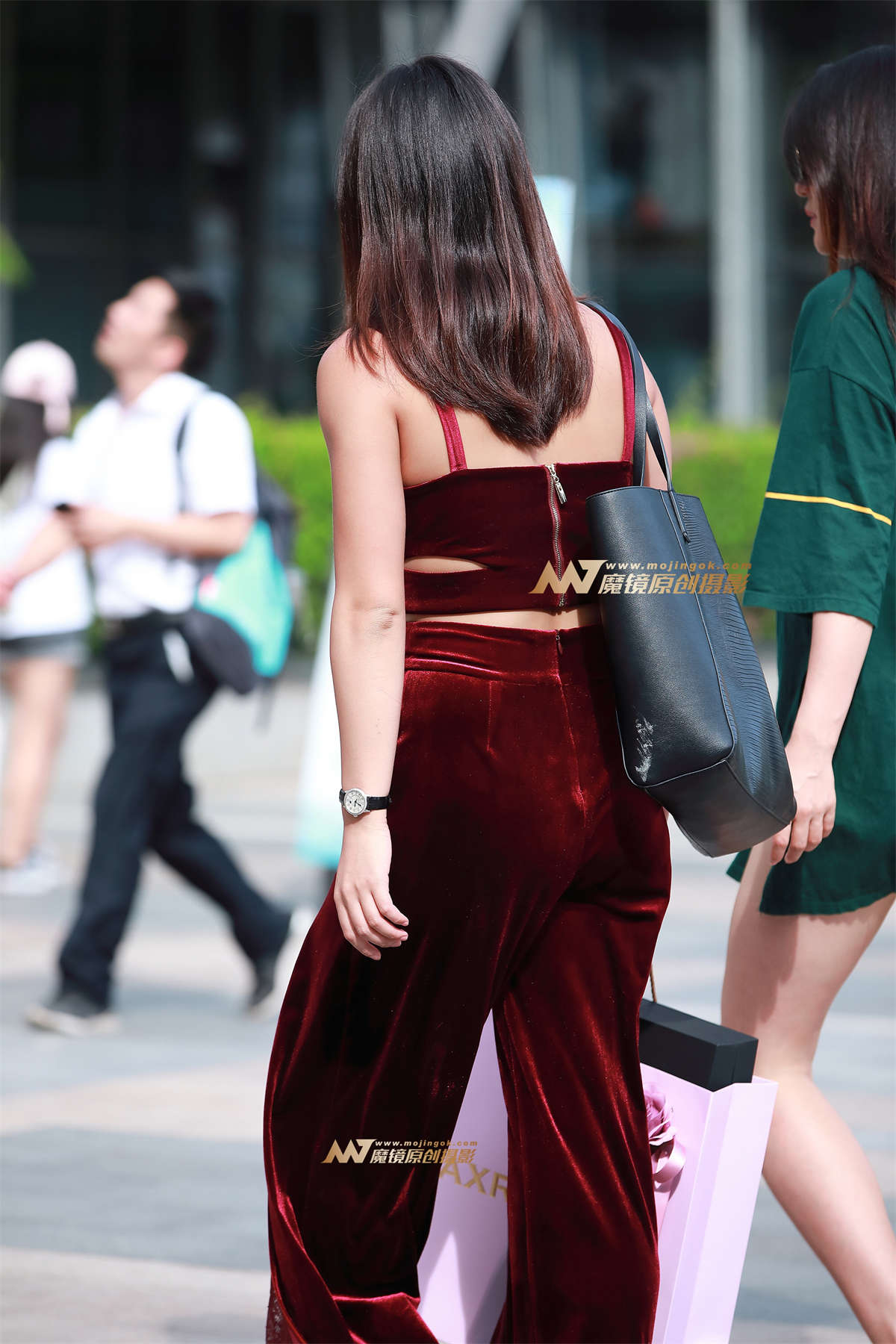 图片[2]-开叉长裤，吊带-日更街拍