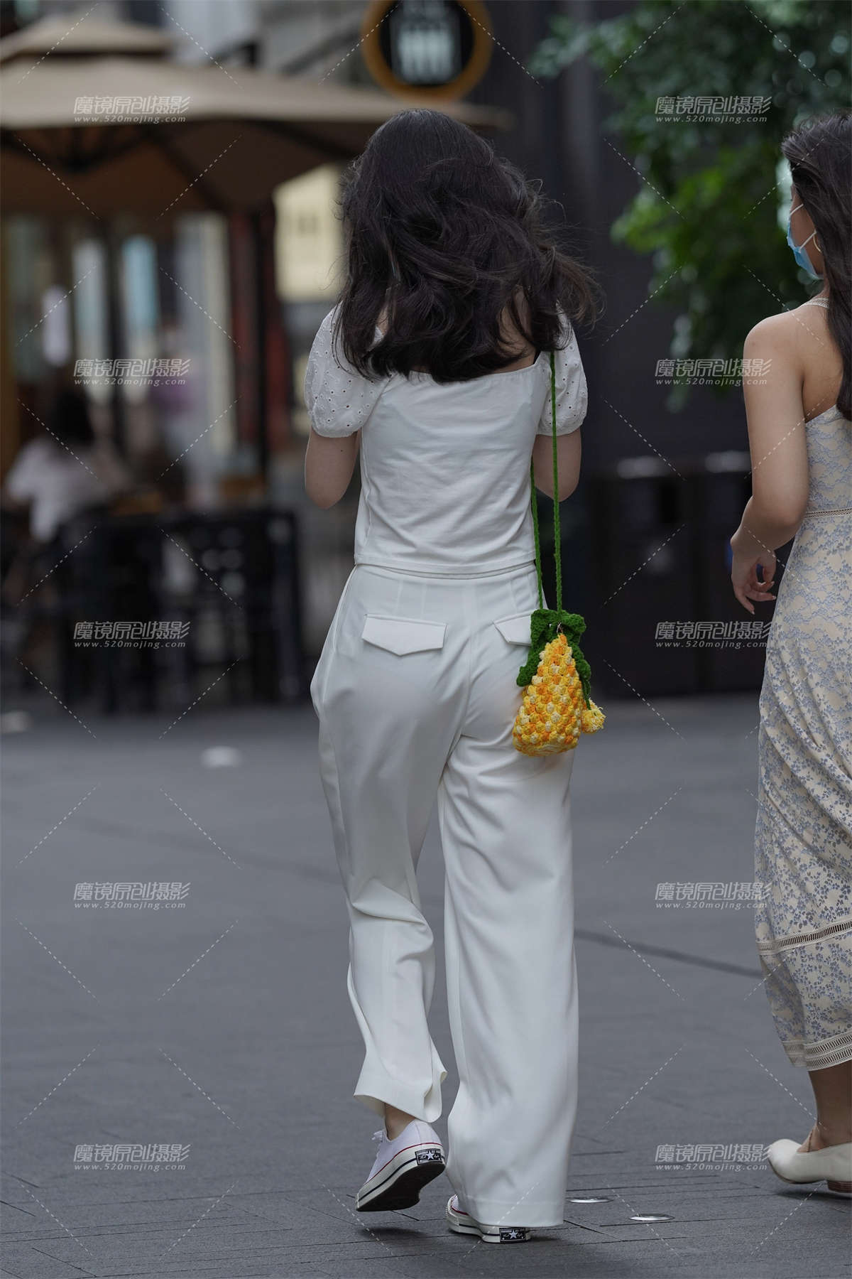 图片[2]-低胸吊带 随性-日更街拍