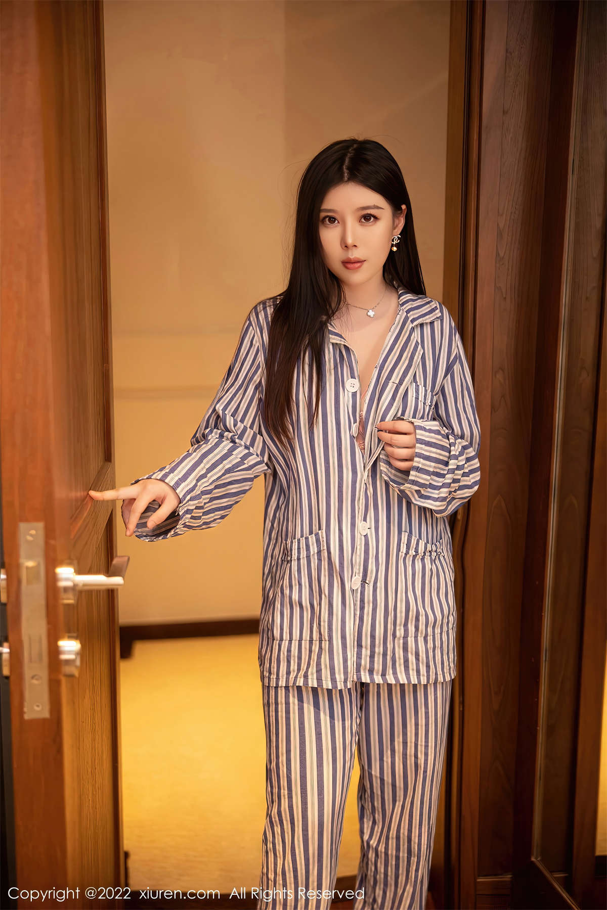 Xiuren秀人网 2022.11.08 NO.5820 白茹雪-日更街拍