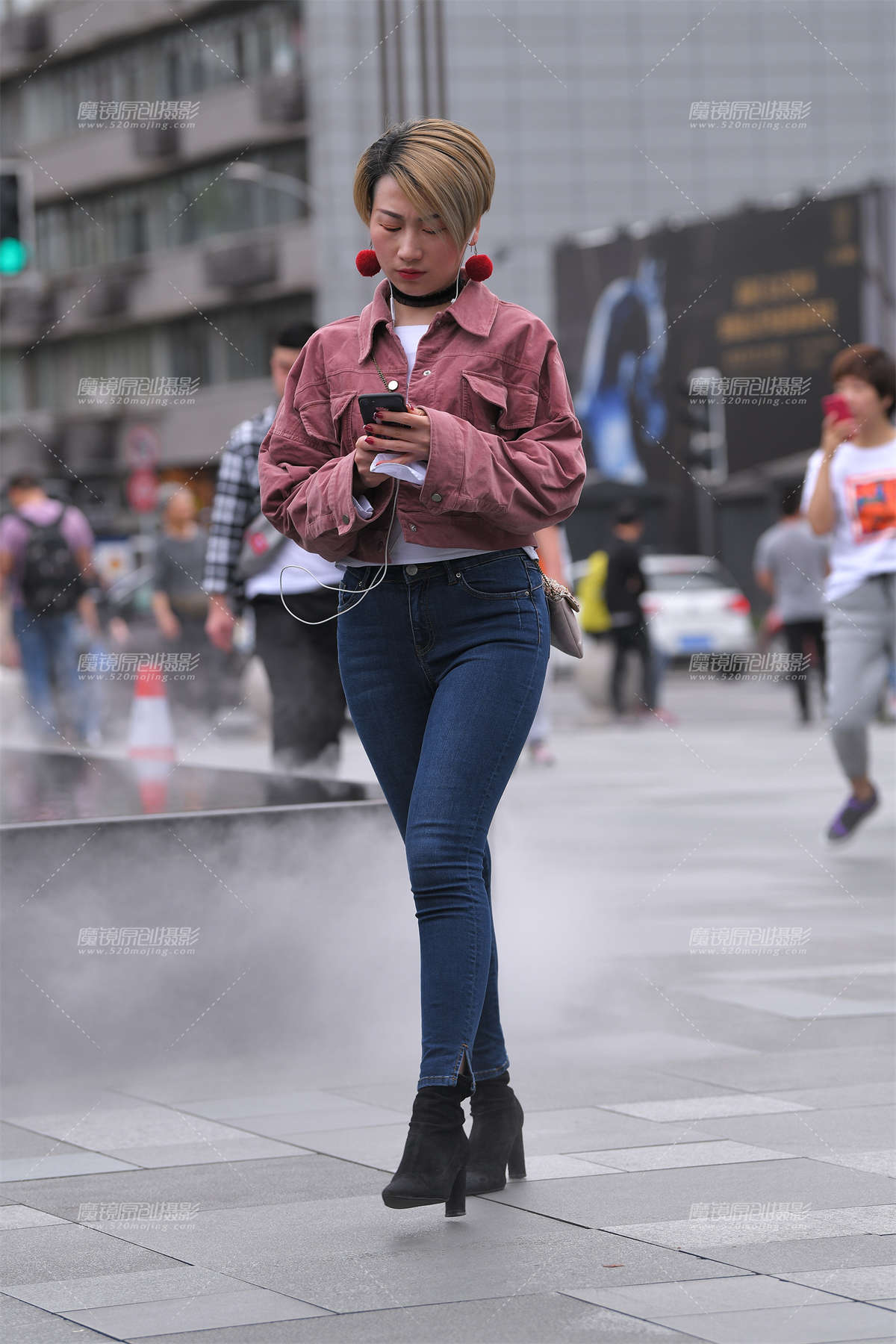 【视觉冲击赛贴】铅笔紧牛，高跟，短发小姐姐-日更街拍