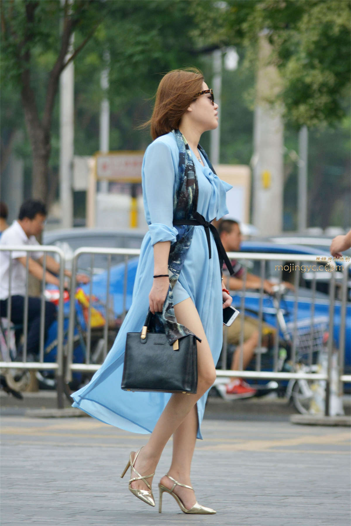 7-27 银色高跟鞋-日更街拍