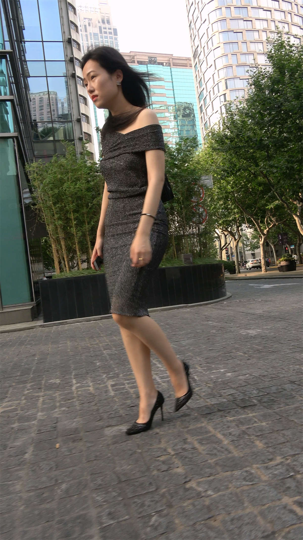 图片[2]-性感包臀长裙高跟美女-日更街拍