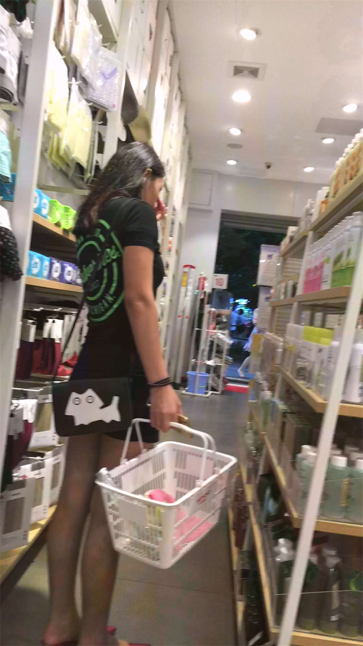 包臀美女-日更街拍