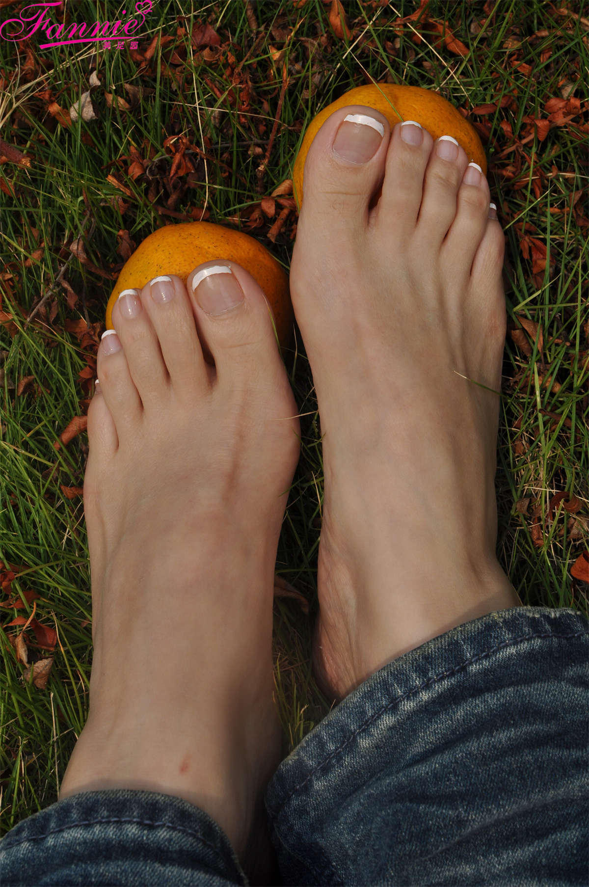 图片[2]-Fannie芬妮美足园NO.807 采“橘”东篱下-日更街拍