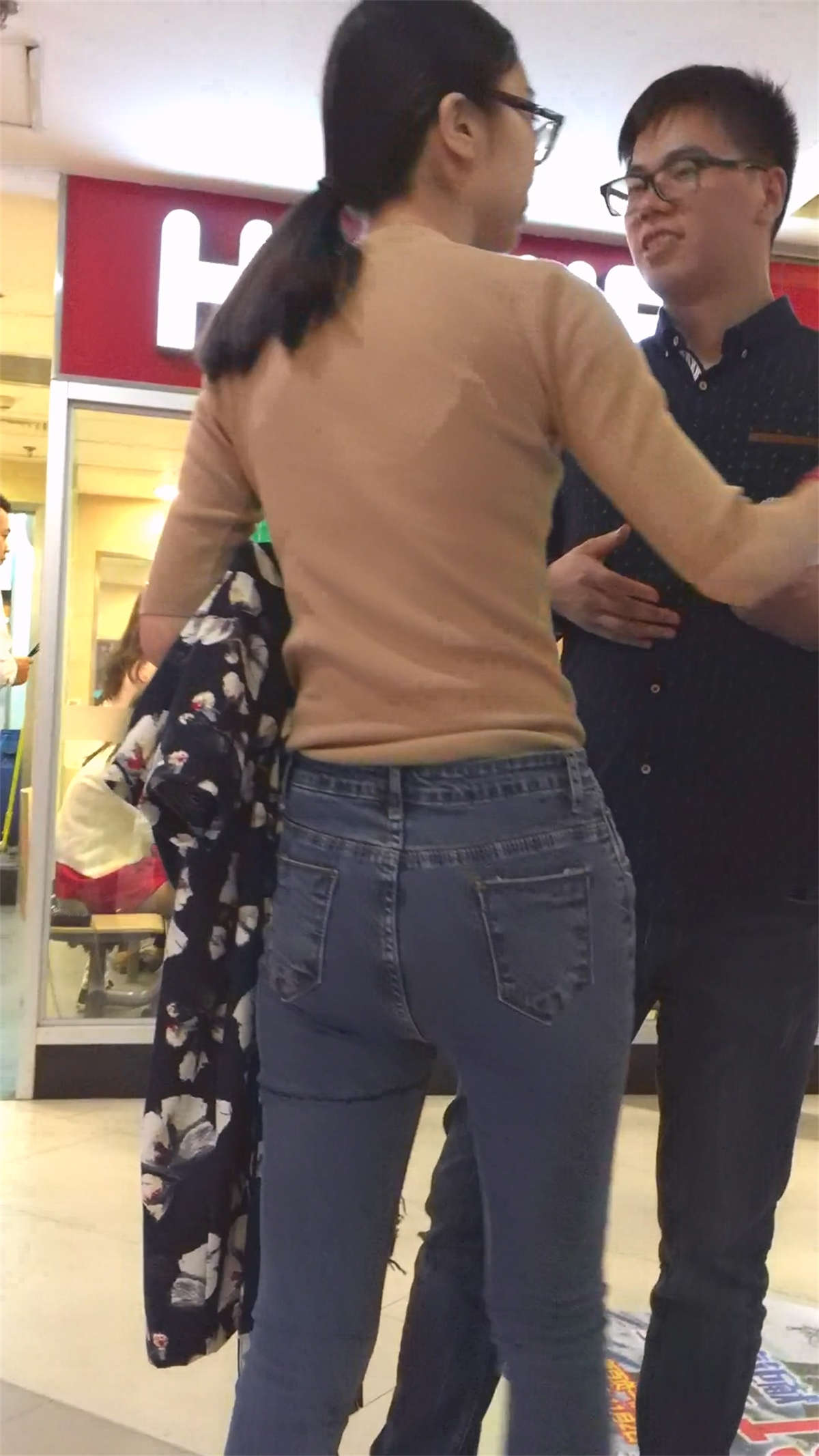 图片[2]-背红包的苗条浅紧牛-日更街拍