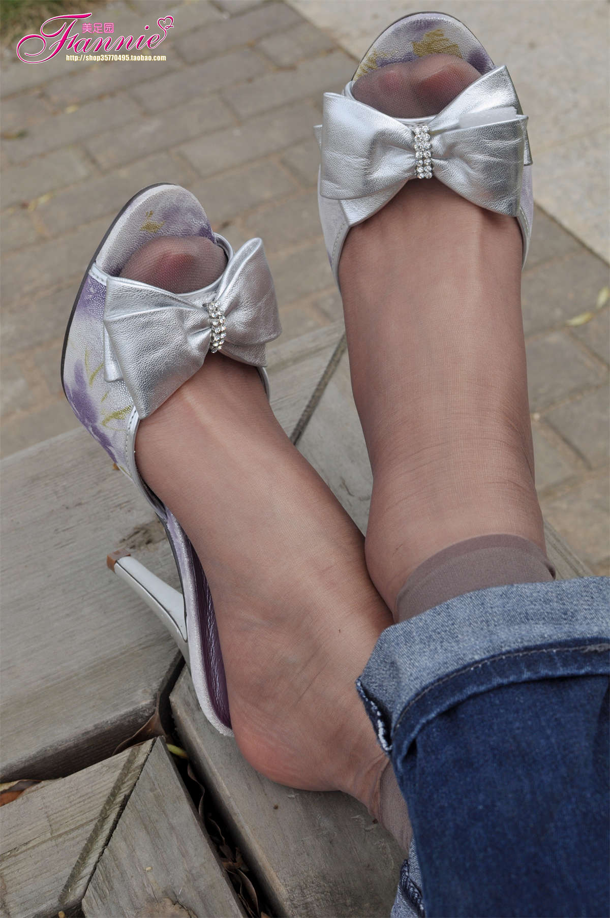 Fannie芬妮美足园NO.808 野草闲花蓬春生（凉拖灰丝）-日更街拍