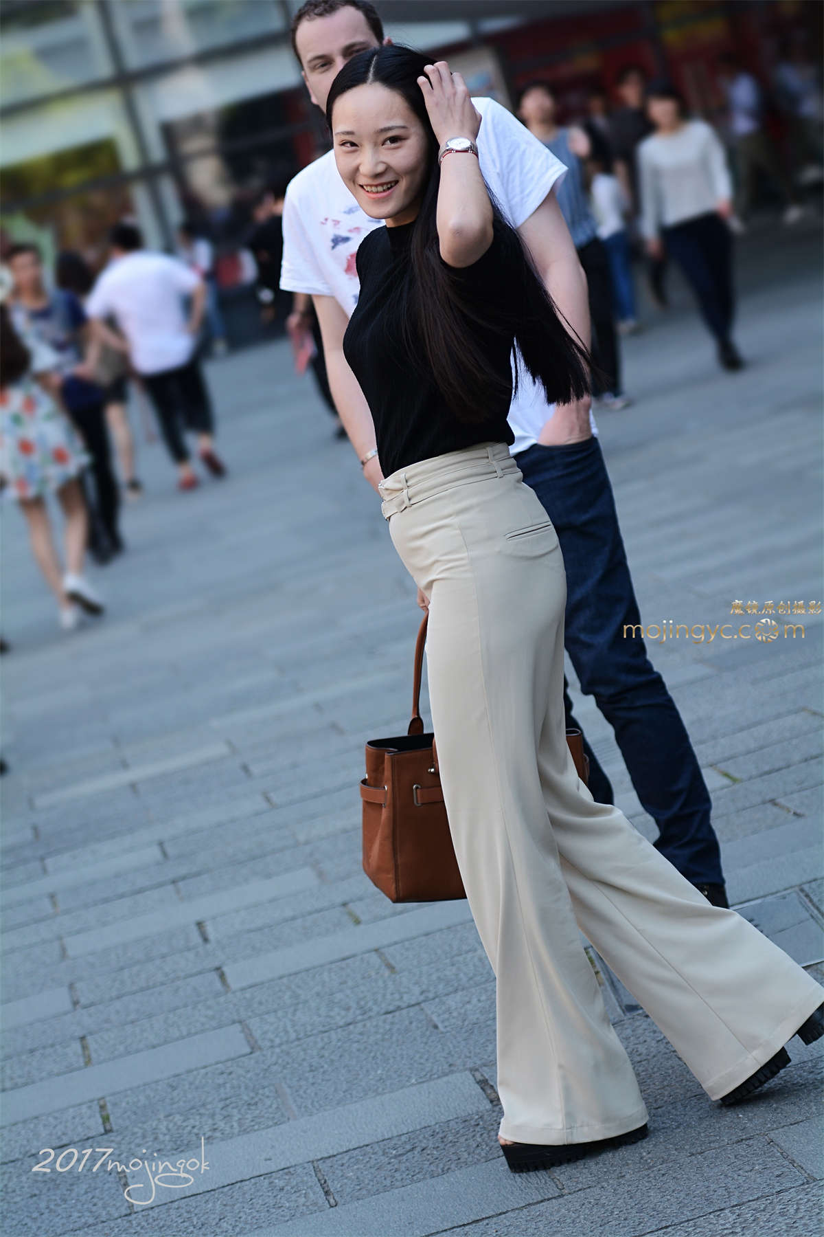 图片[2]-咔喳赛60 米色喇叭裤很透澈 （18p）-日更街拍