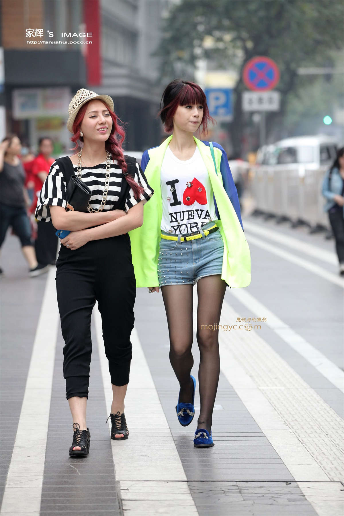 图片[2]-有点像蔡依林的黑丝美腿美媚-日更街拍