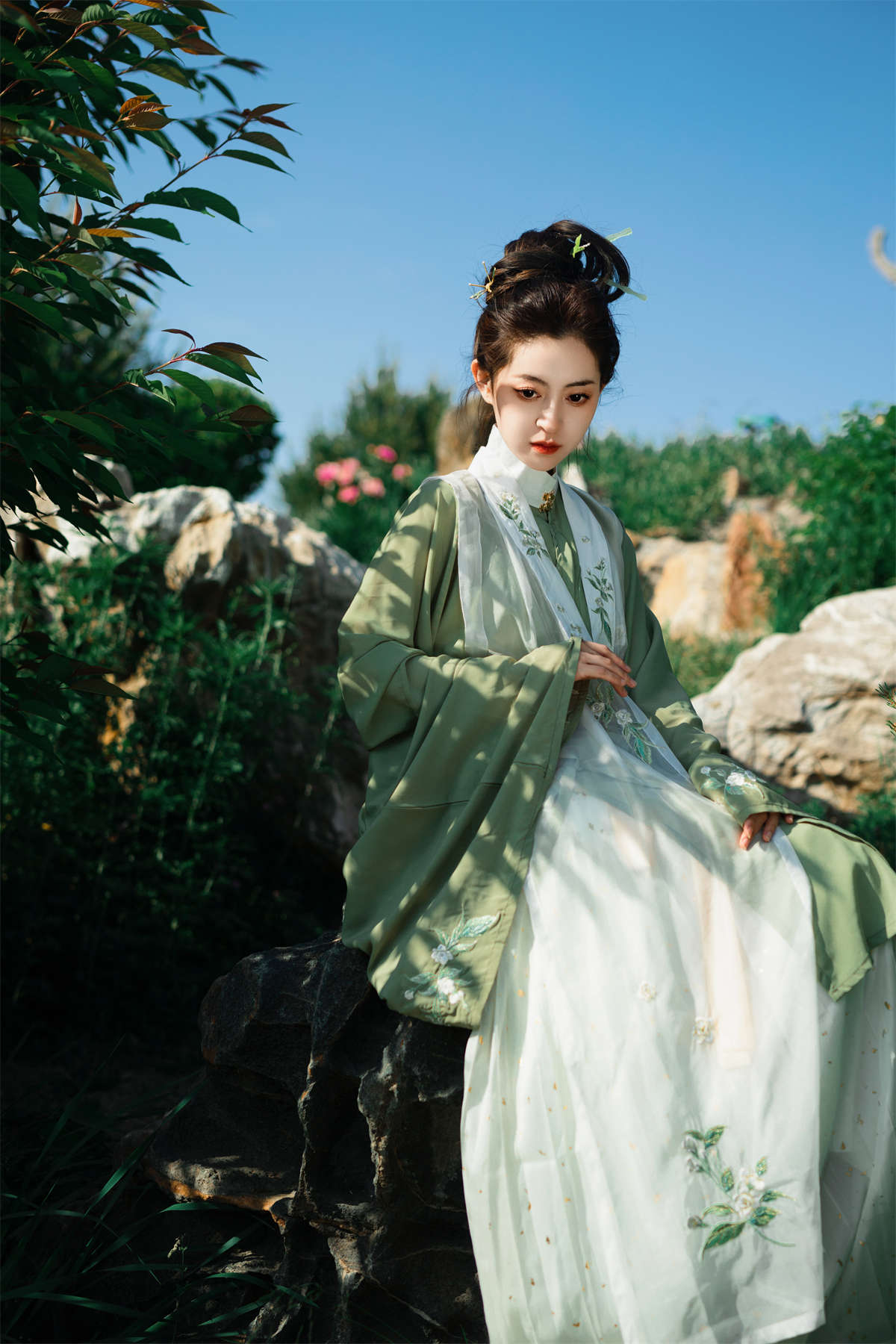 YITUYU艺图语 2023.06.18 山间 壹萱--日更街拍