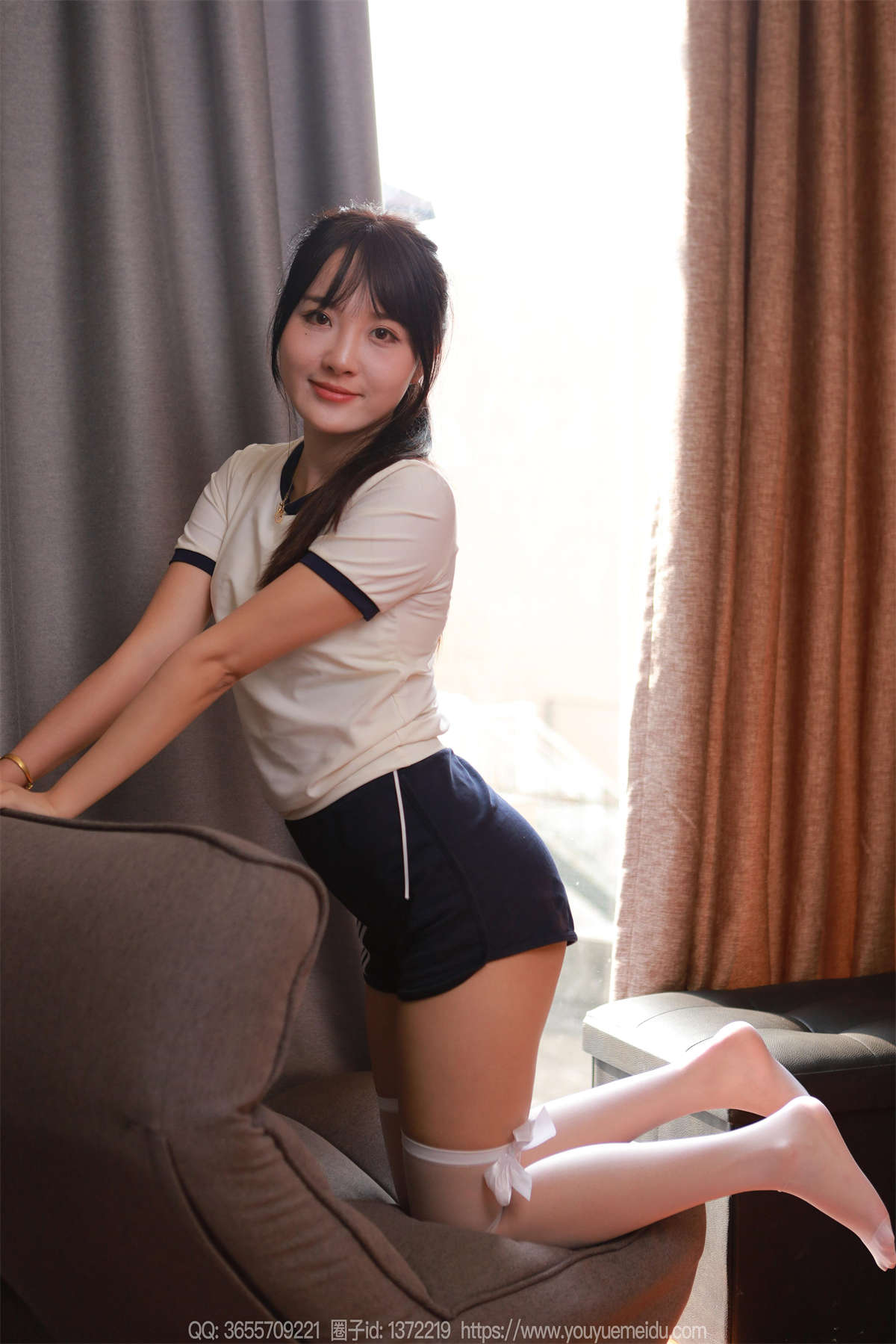 IESS异思趣向 2024.11.22 丝享家1905：婉萍 阳光白丝（上）-日更街拍