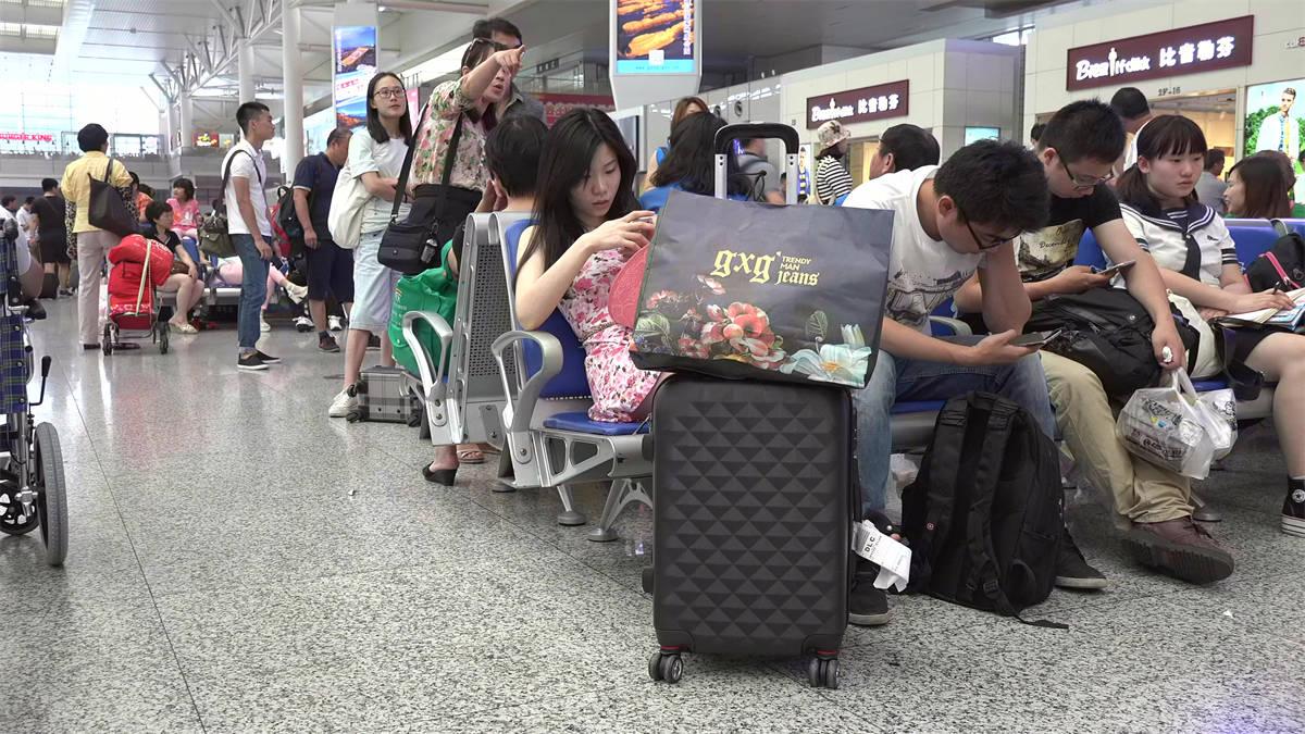 图片[2]-看清娇嫩又不失妖媚的妹子的每一寸玉足肌肤-日更街拍