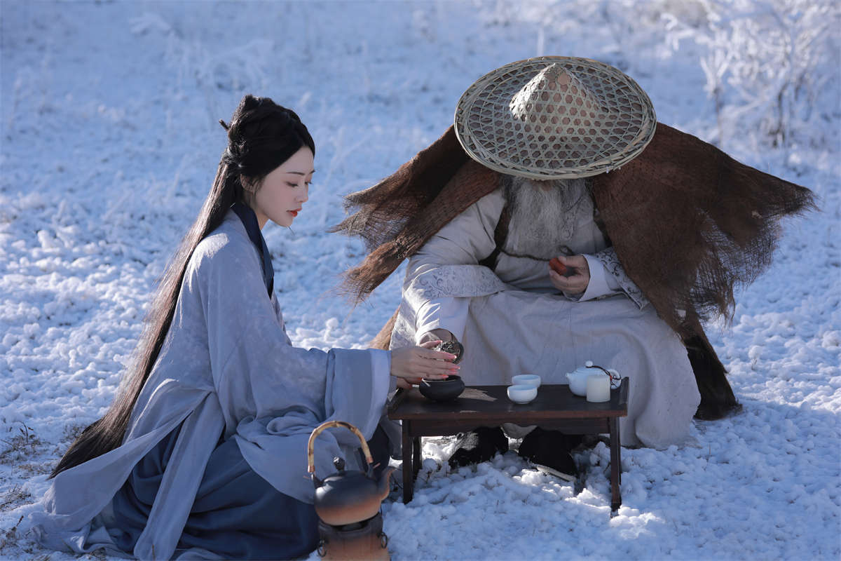 YITUYU艺图语 2023.04.16 风雪夜归人 素昧在路上&汉服爷爷云中鹤-日更街拍