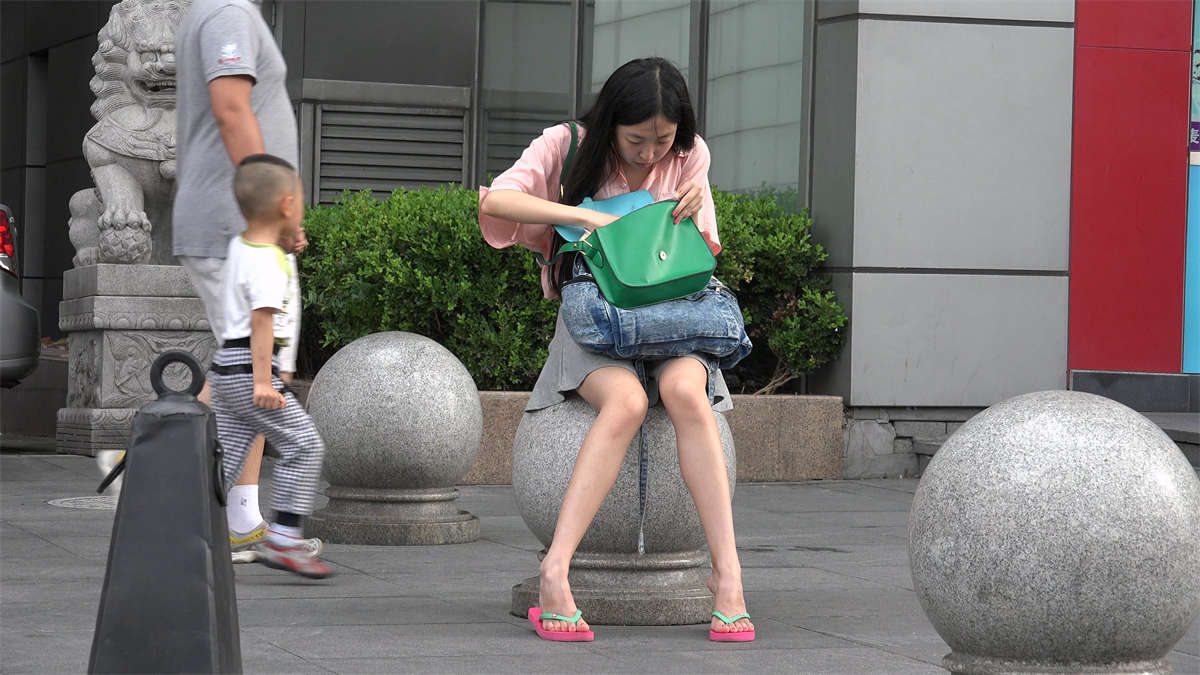 图片[2]-粉色人字拖MM-日更街拍