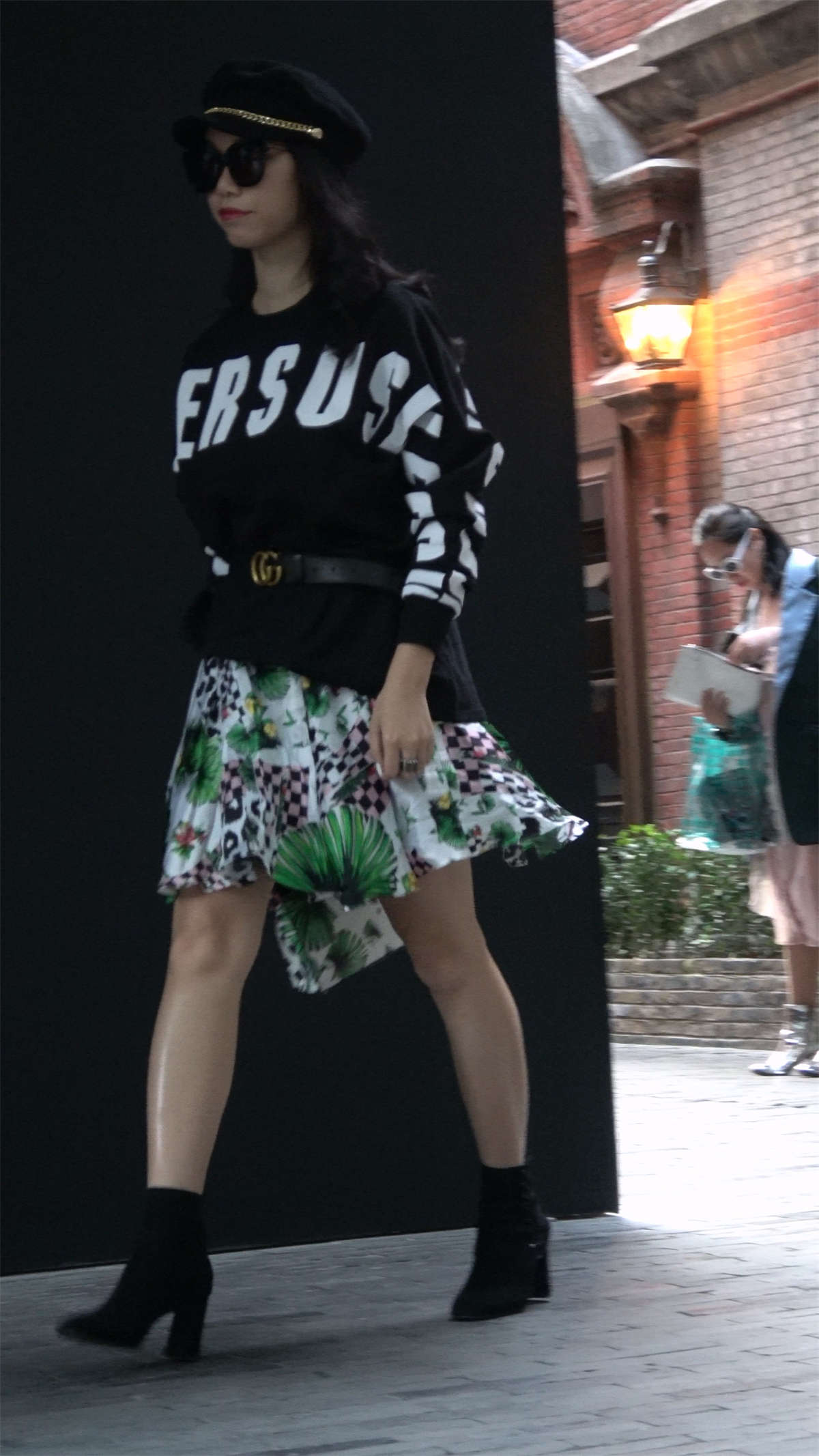 图片[2]-酷酷的墨镜美女-日更街拍