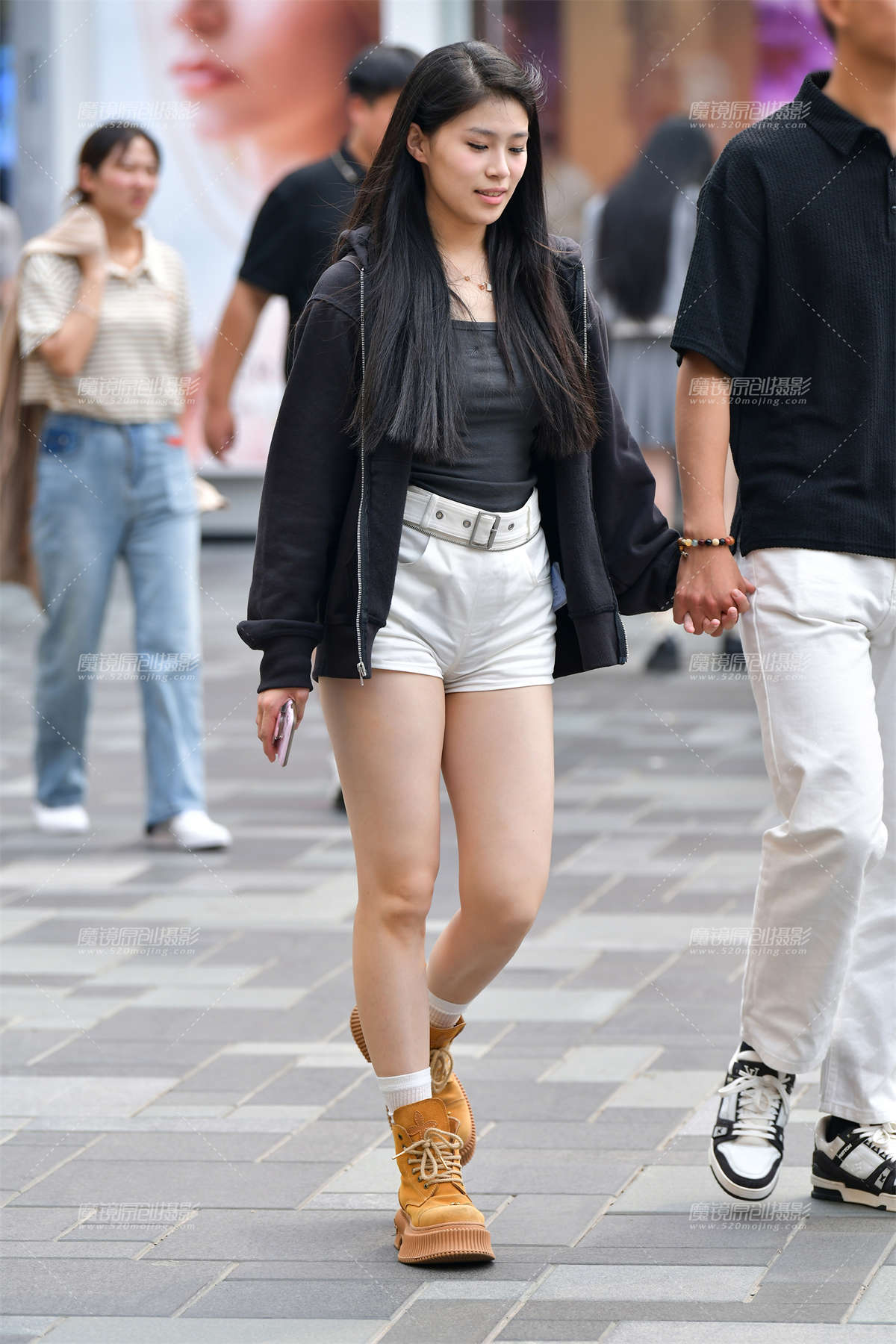 ★自信白热裤女友-日更街拍