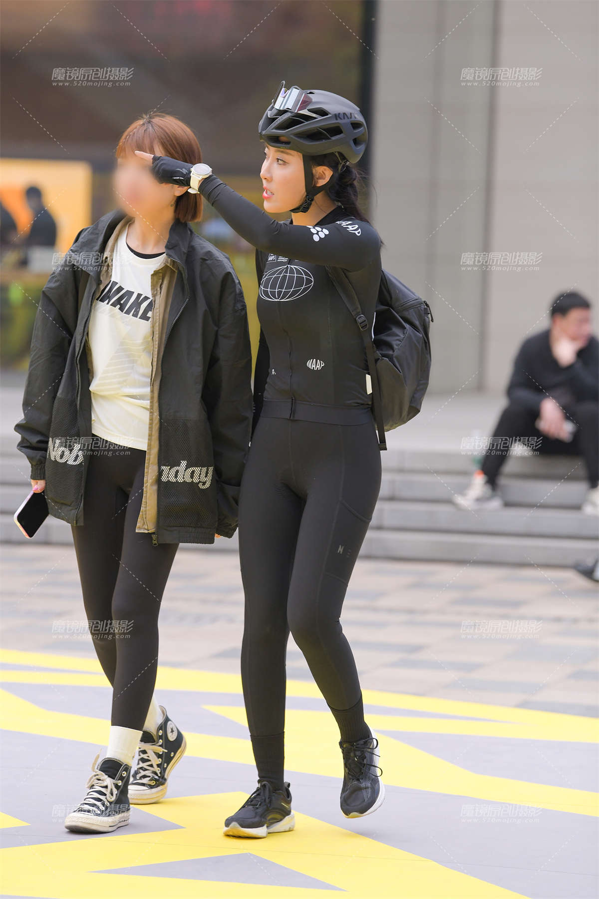 骑车的美女-日更街拍