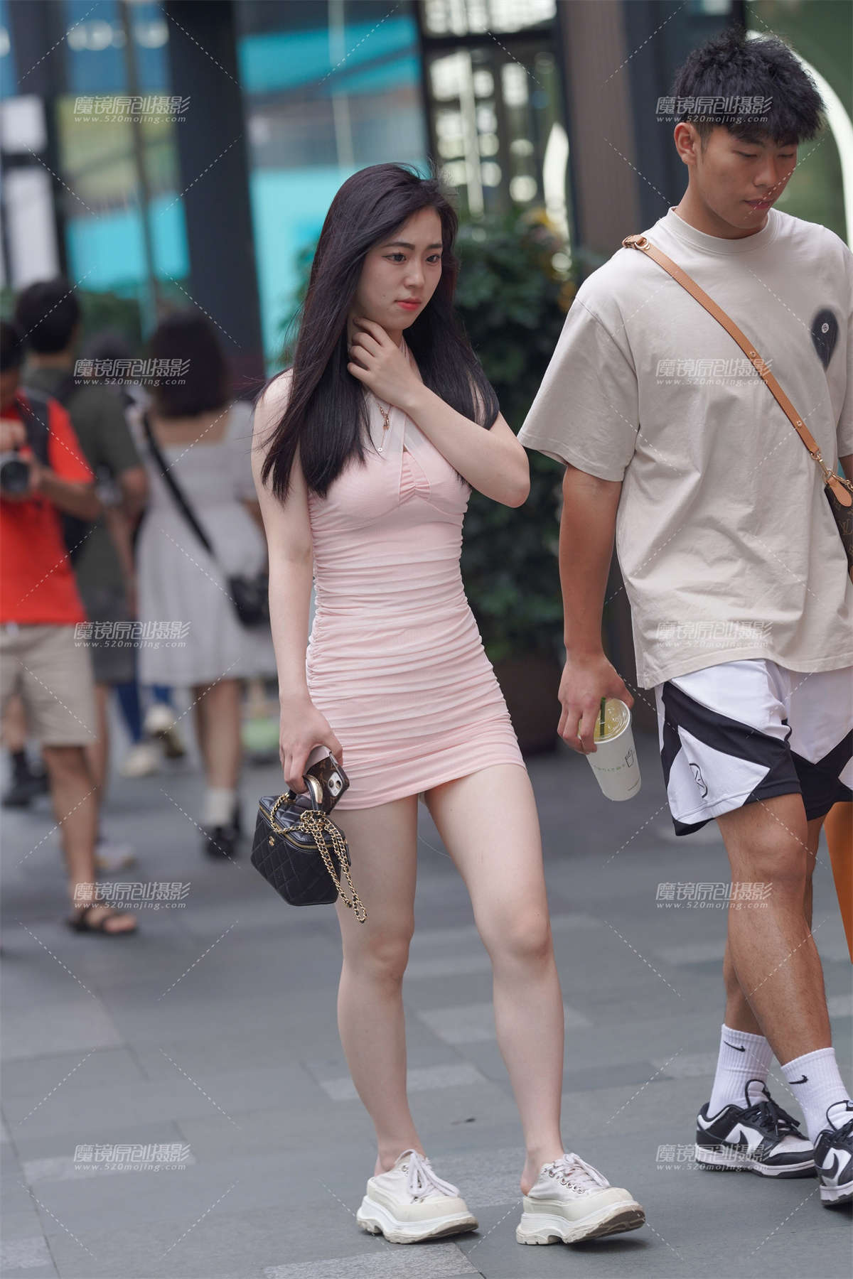 肤色&身材一绝-日更街拍