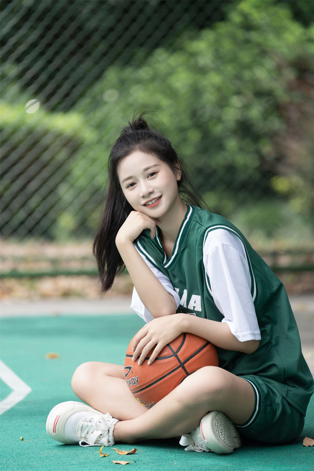 YITUYU艺图语 2023.11.25 放学一起打球啊 橙子舒插图1