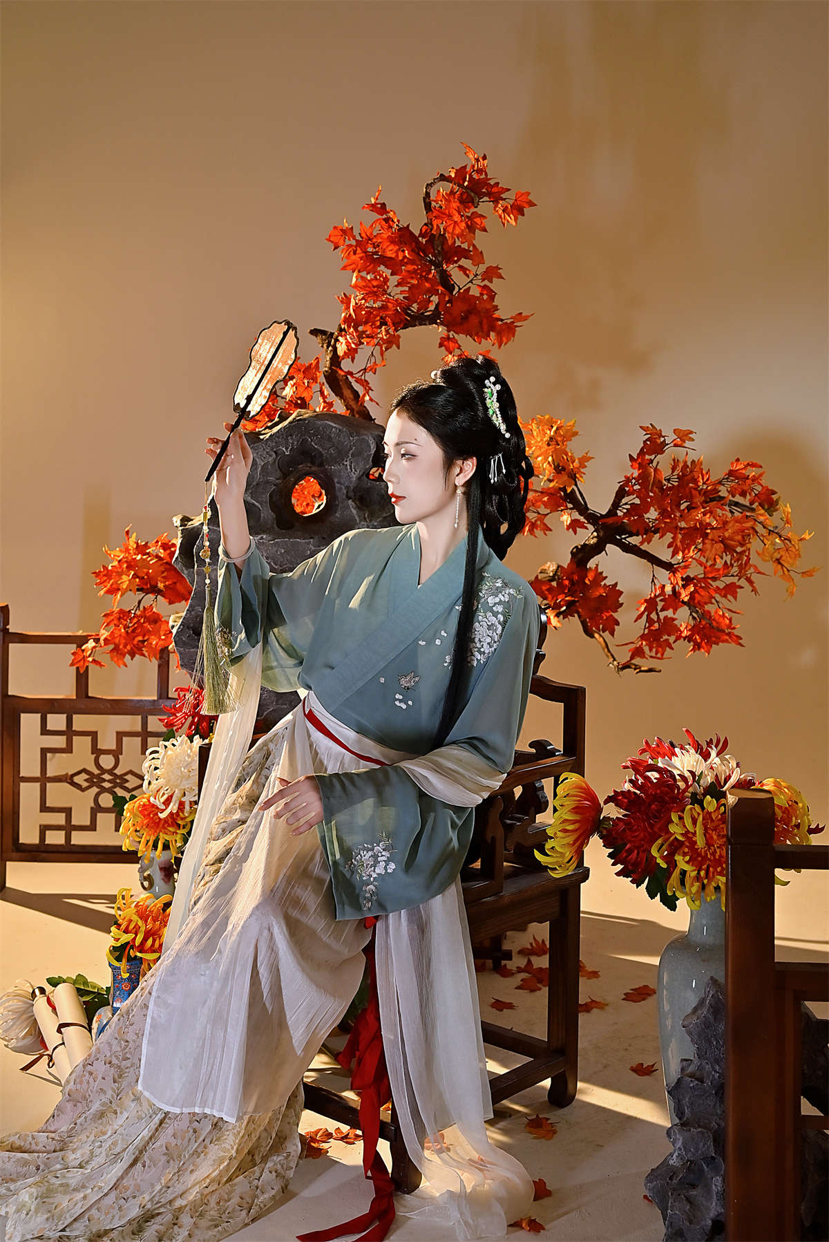 YITUYU艺图语 2023.11.25 枫叶仕女图 珂璃-日更街拍