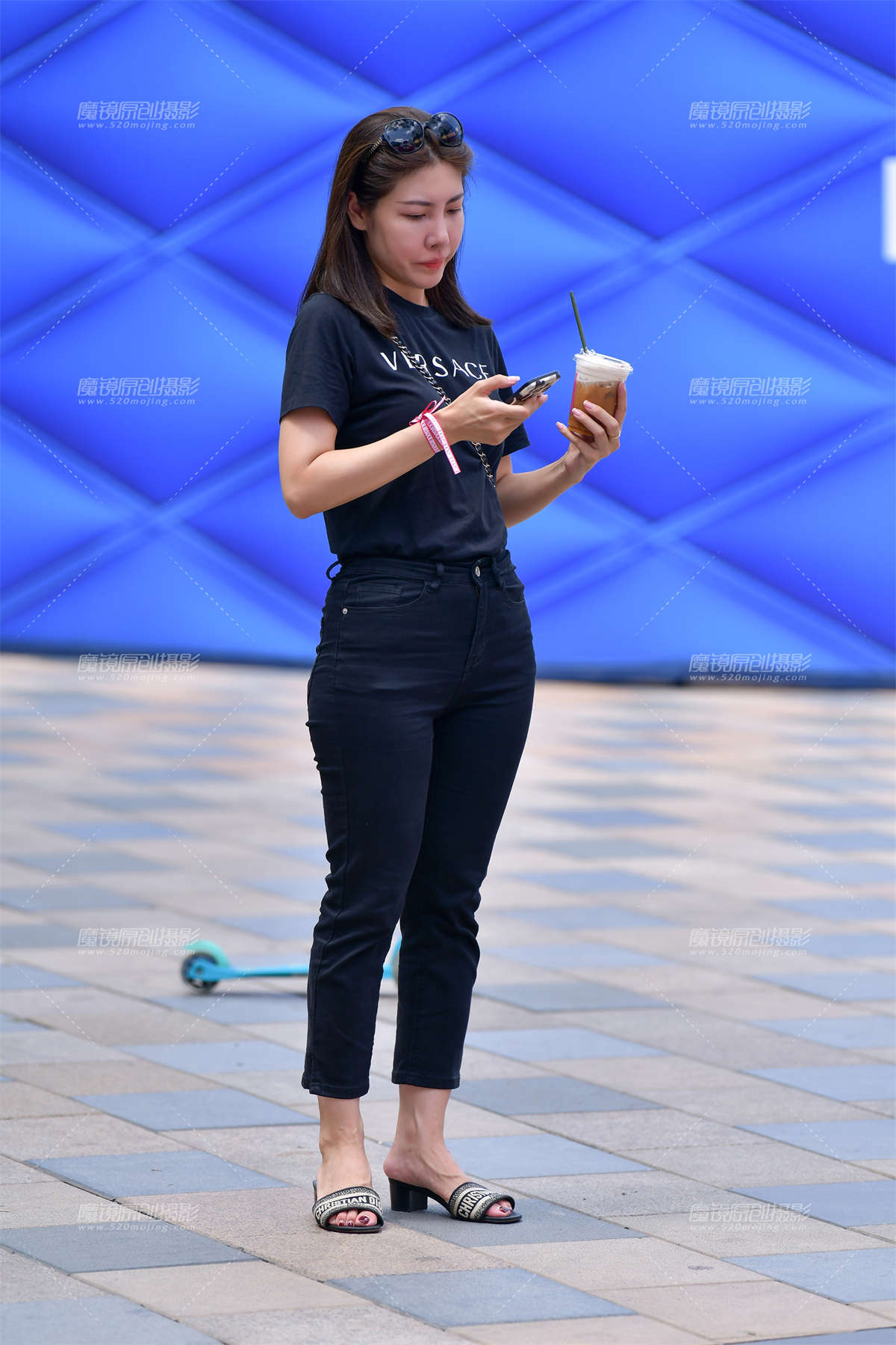 图片[2]-★韵味九分黑牛仔裤美女-日更街拍