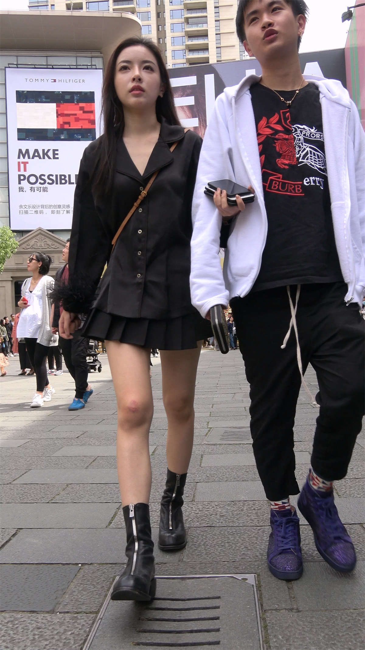 图片[2]-性感的美腿短裙美女-日更街拍