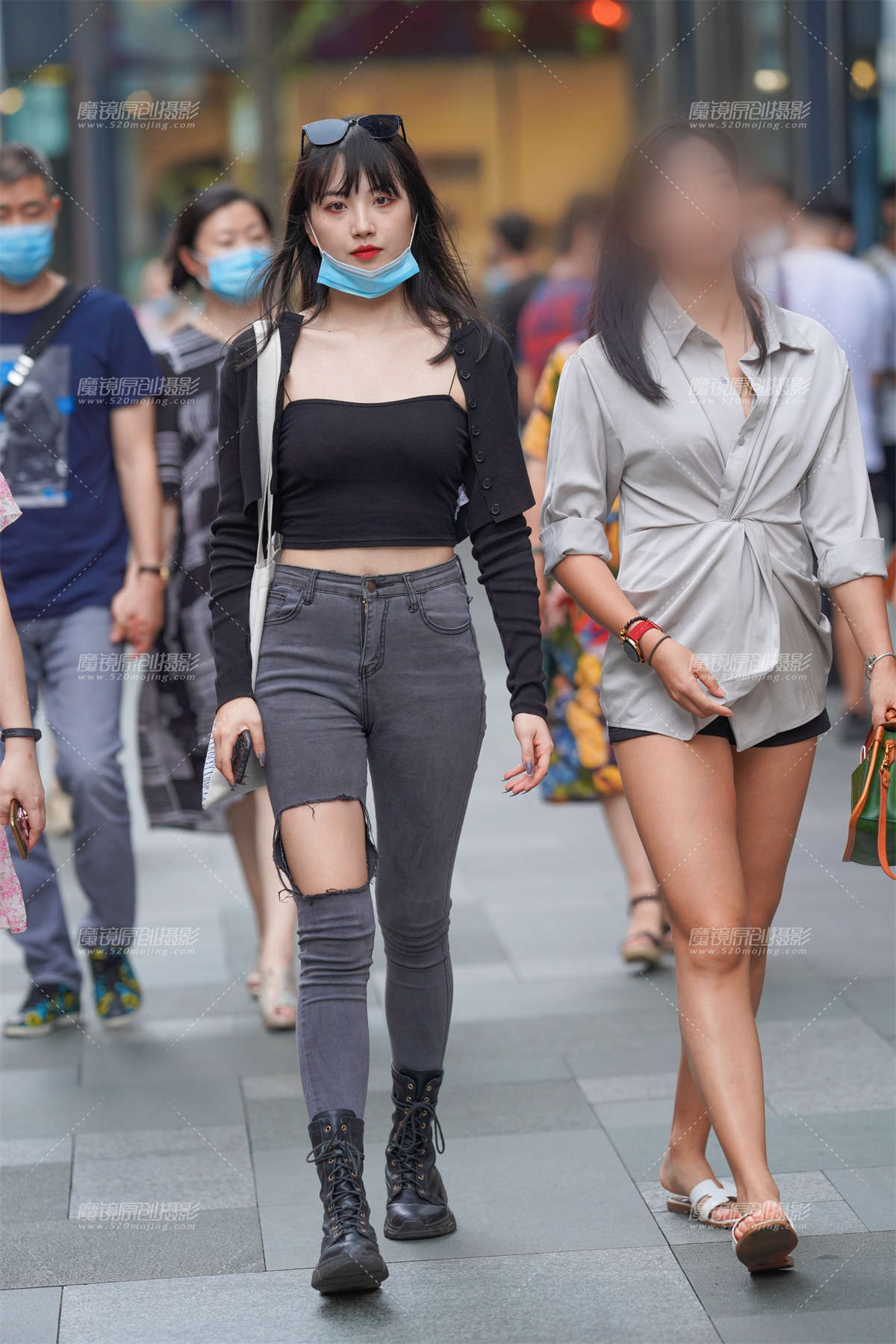 紧牛美眉-日更街拍