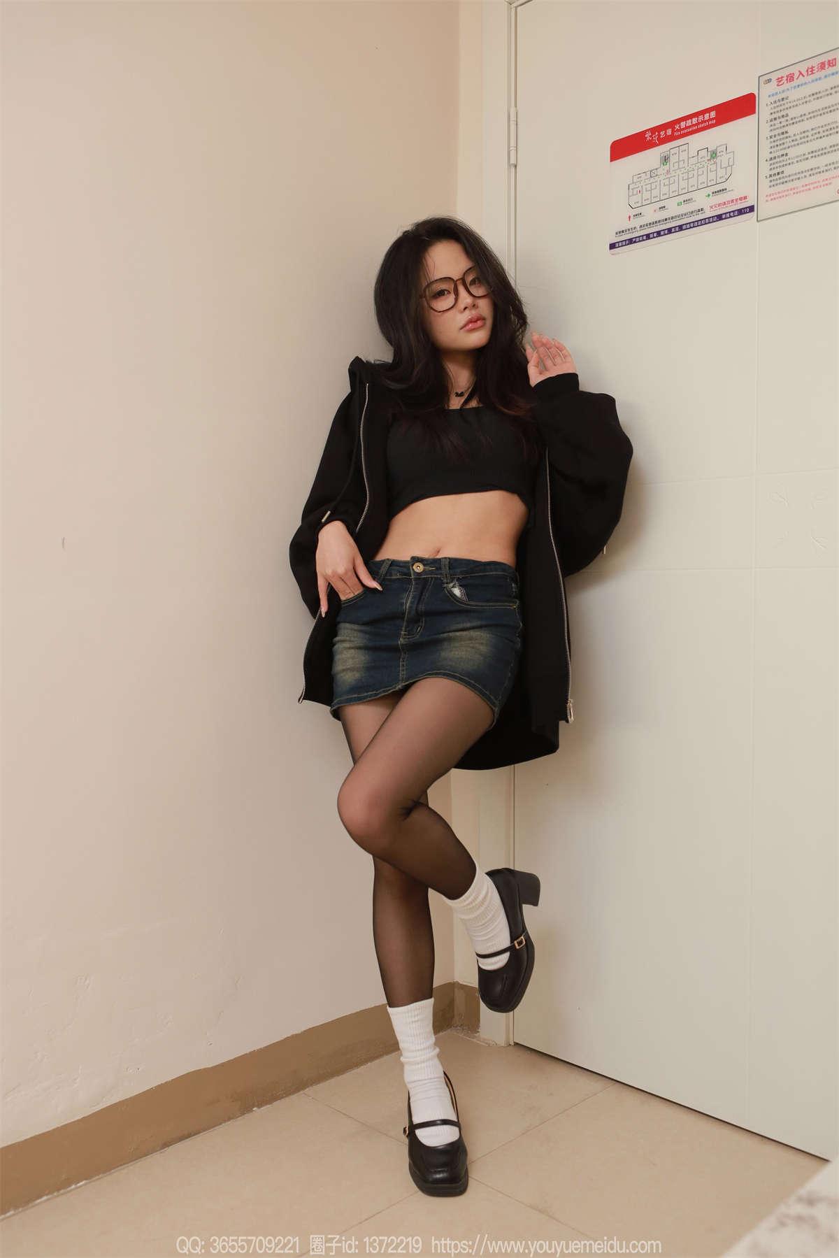 IESS异思趣向 2025.01.26 丝享家1960：兔兔 黑丝沙发-日更街拍