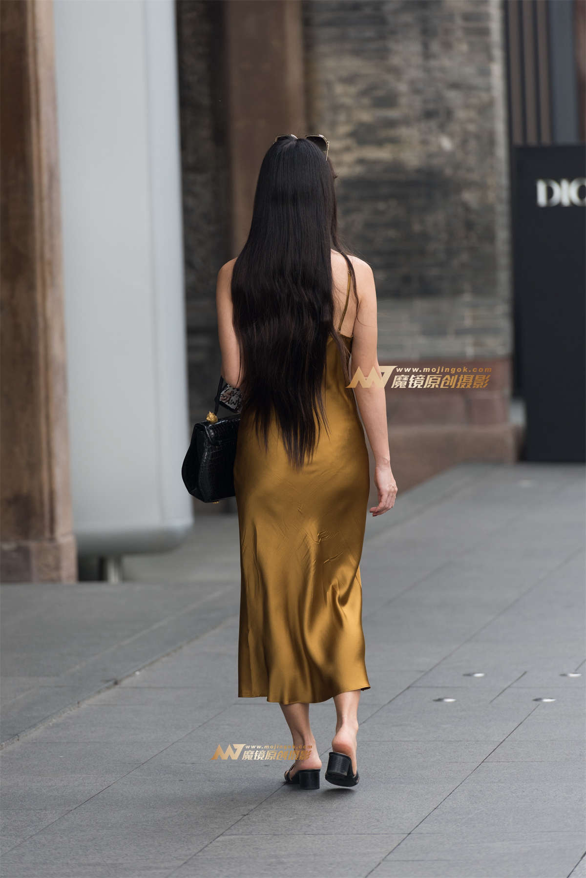 图片[2]-戴墨镜美女-日更街拍