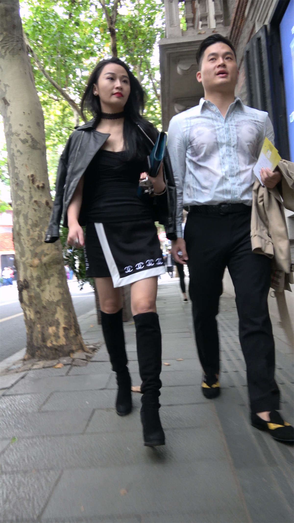 图片[2]-性感短裙美腿美女-日更街拍