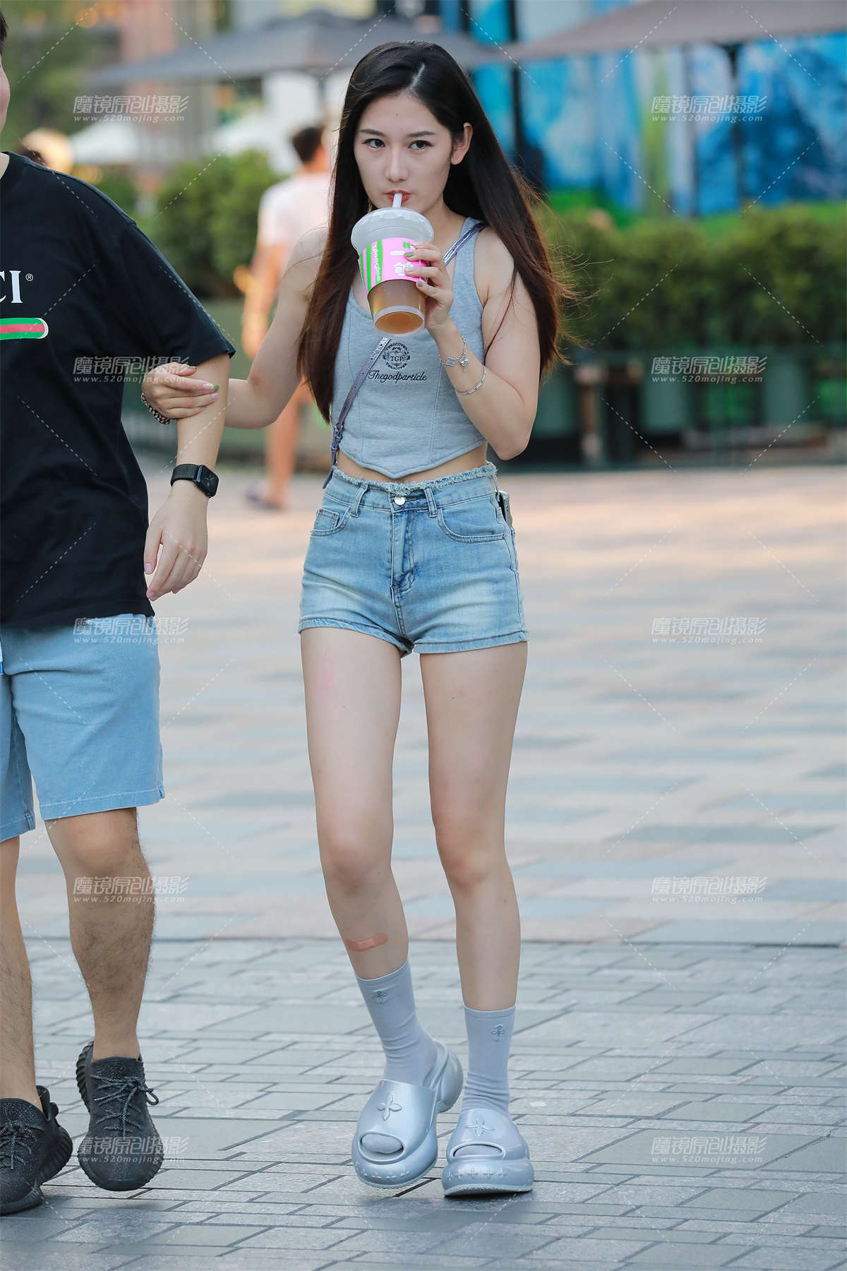 图片[2]-还是那条街还是那辣妈-日更街拍