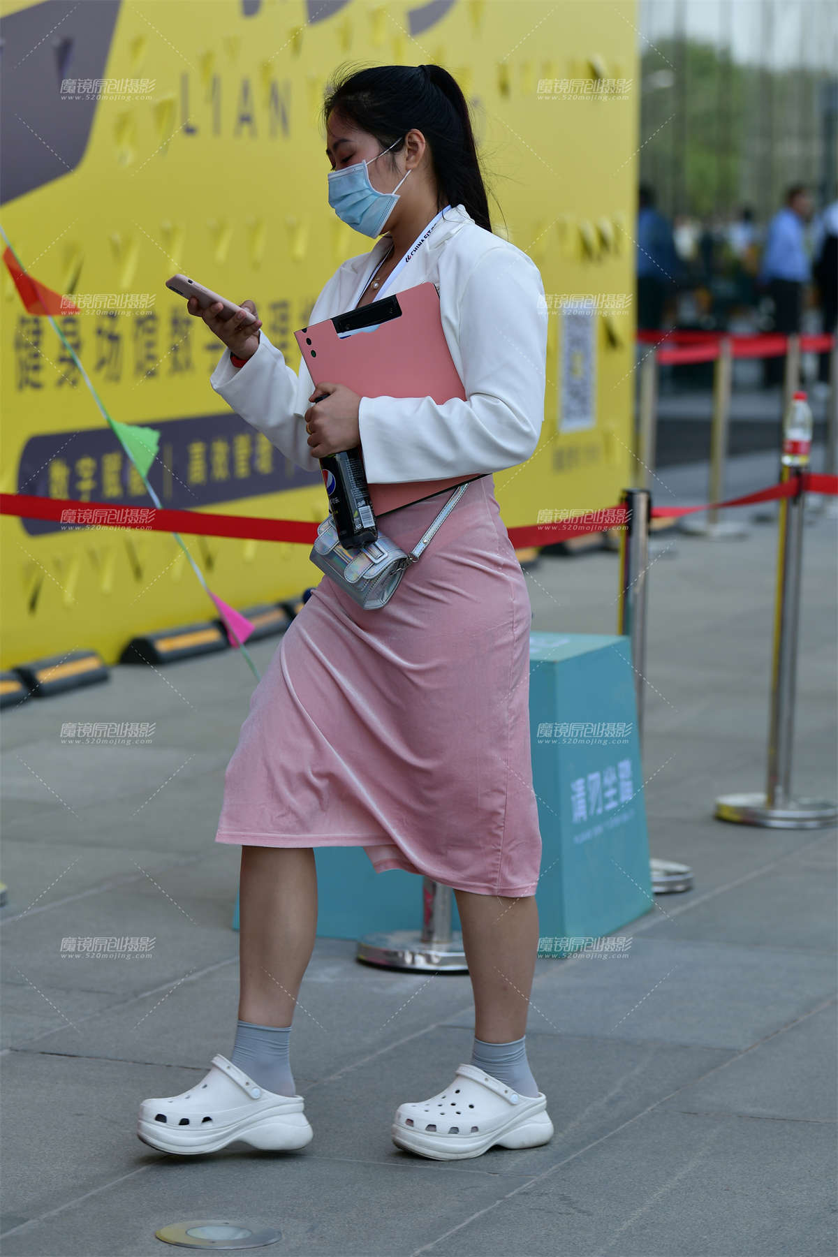 ★午休的长裙美女插图1