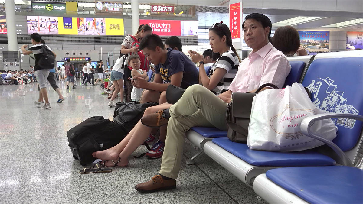 图片[2]-这双少女长趾艳足，够诱惑，够妖娆-日更街拍