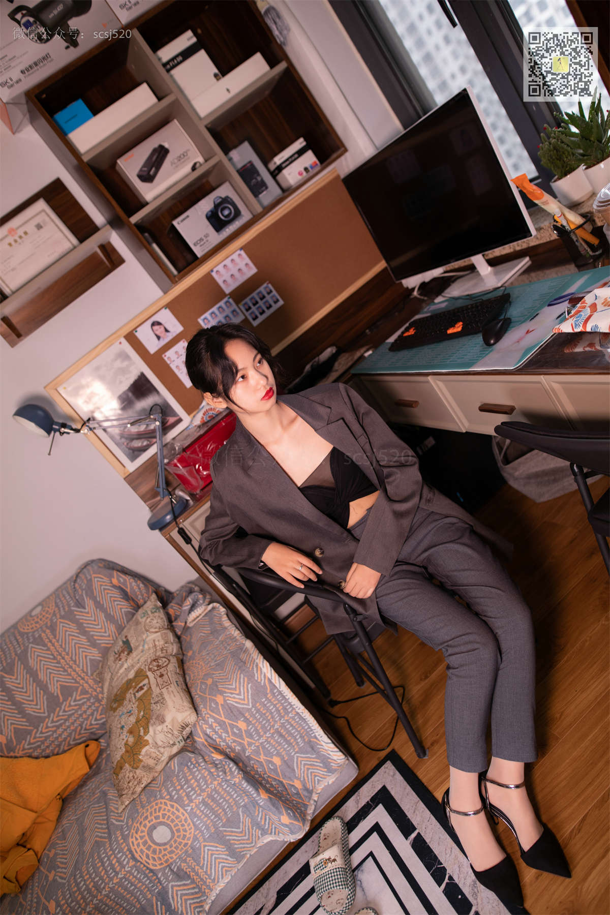LSS山茶摄影 NO.307 婷婷 穿丝袜来上班第二季-日更街拍