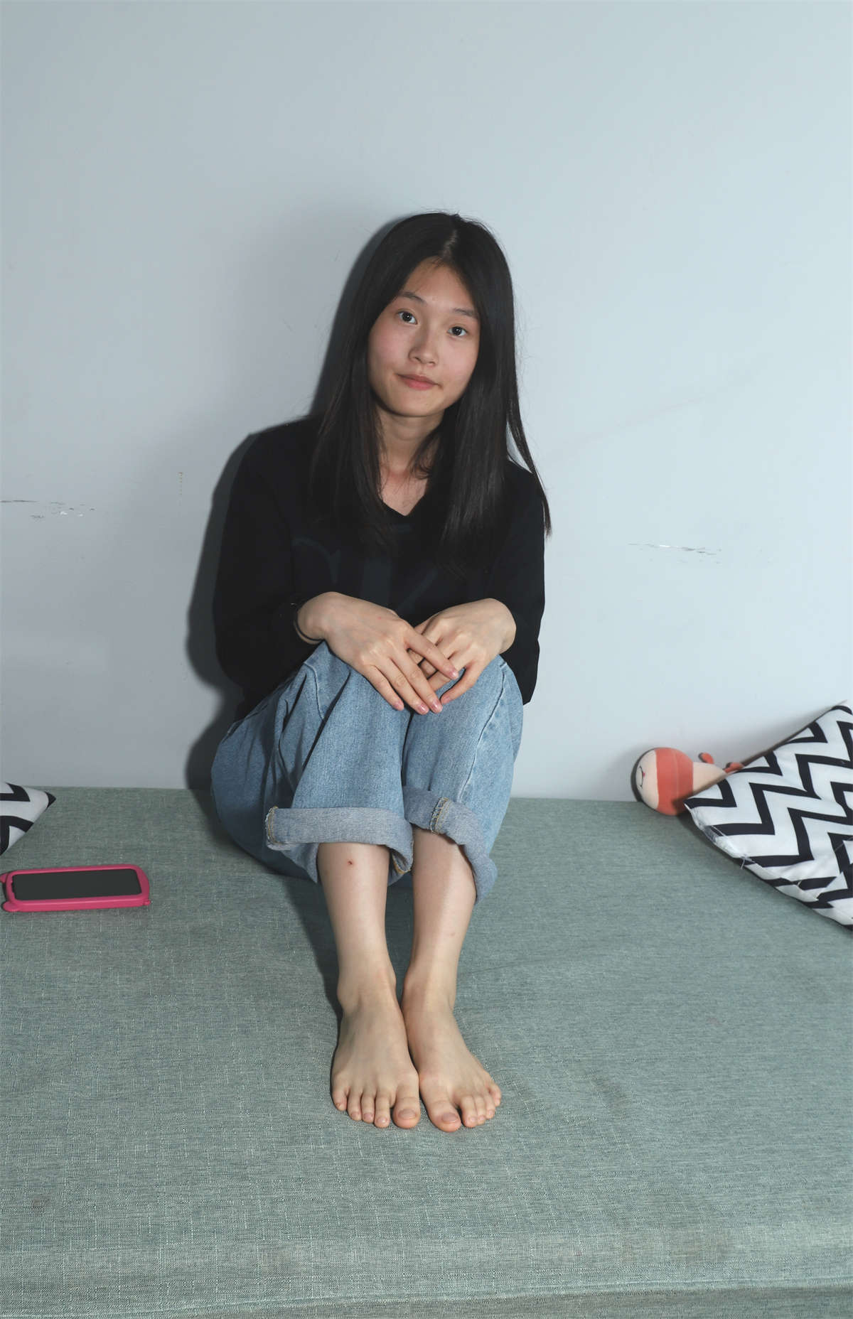 图片[2]-aapary摄影 No.049 美女大学生海源展示38码大白脚-日更街拍